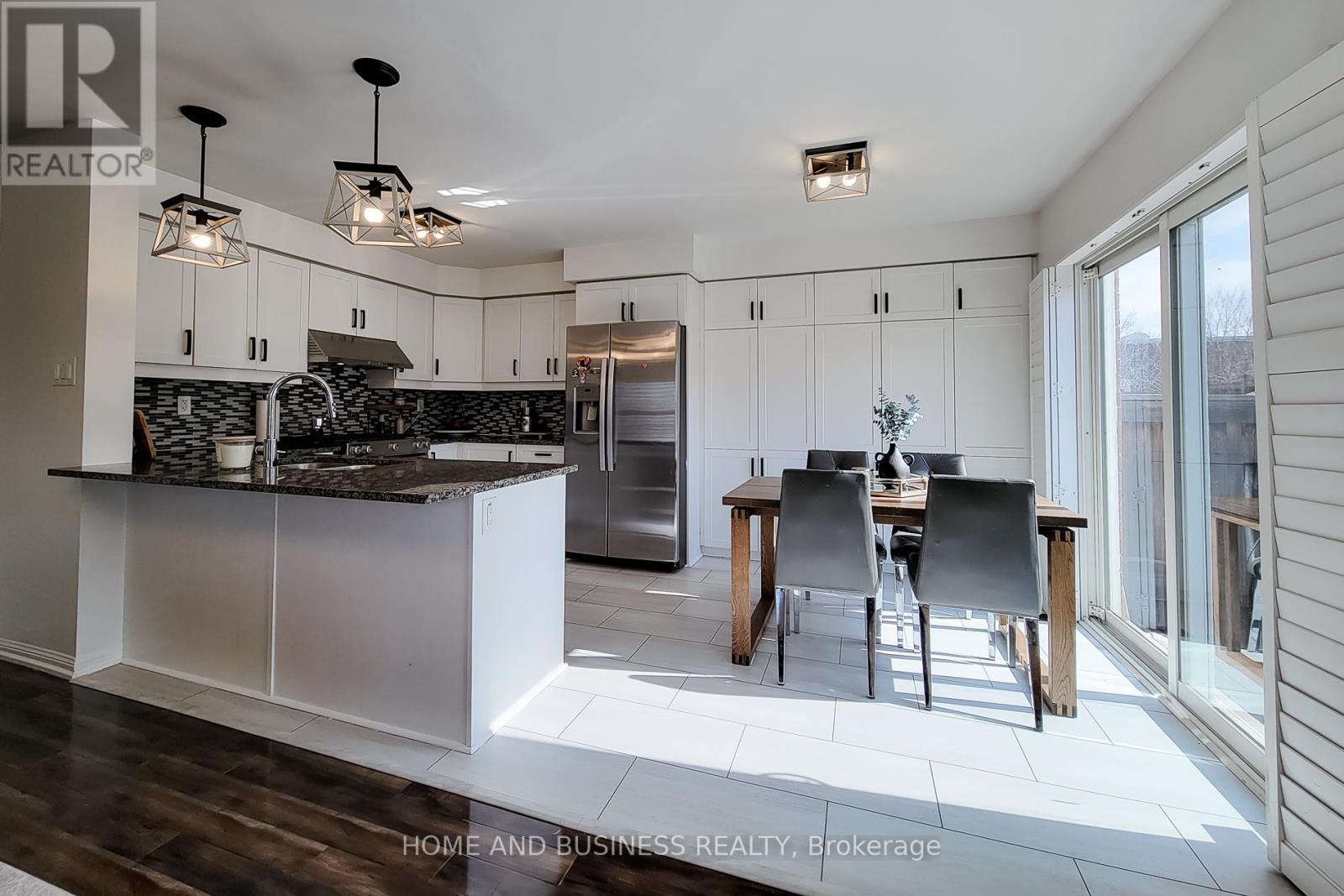 355 Chuchmach Close, Milton, Ontario  L9T 8B7 - Photo 10 - W12956606