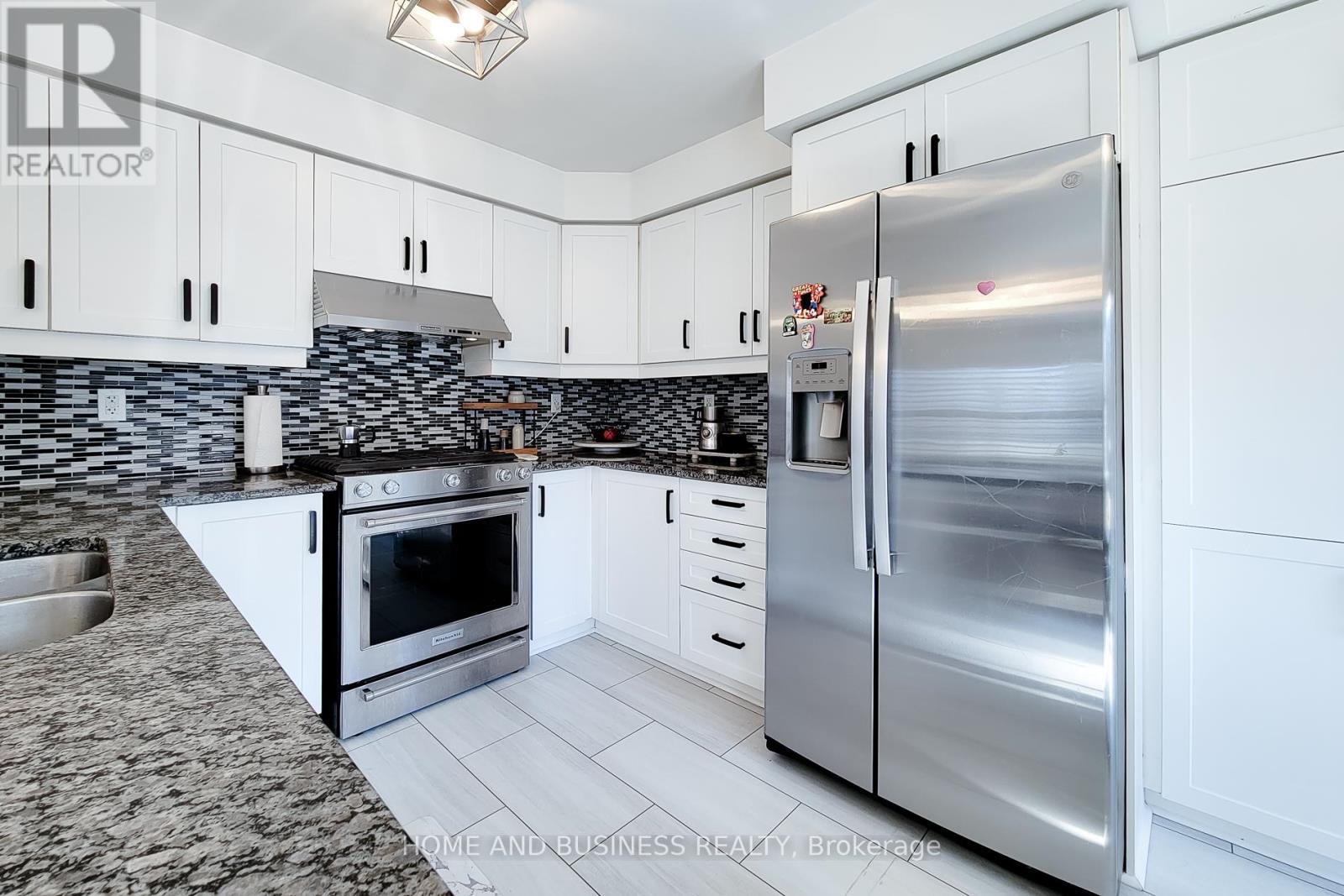 355 Chuchmach Close, Milton, Ontario  L9T 8B7 - Photo 19 - W12956606