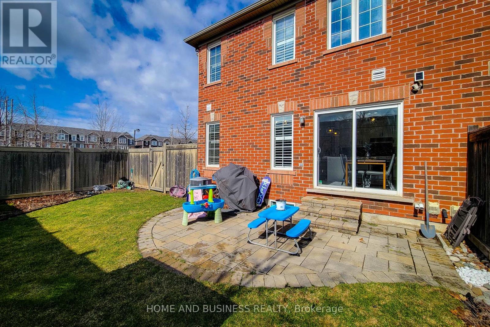 355 Chuchmach Close, Milton, Ontario  L9T 8B7 - Photo 36 - W12956606