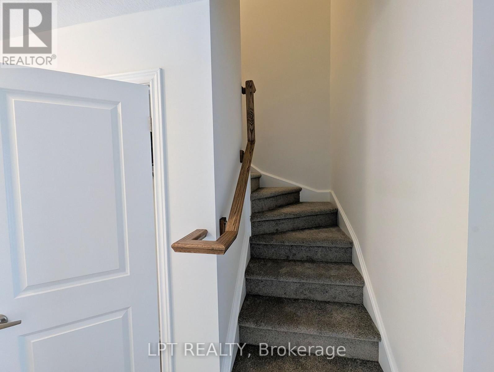 11a Bingham Road, Hamilton, Ontario  L8H 0B5 - Photo 5 - X12956404