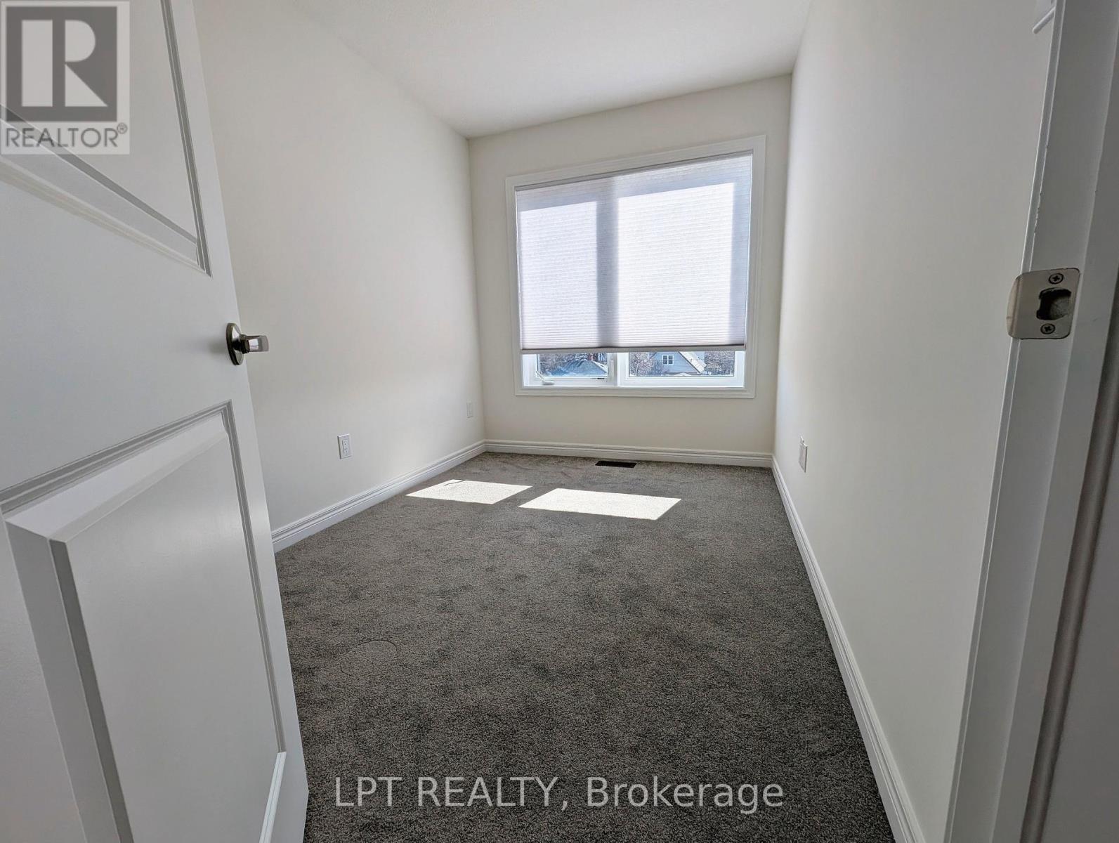 11a Bingham Road, Hamilton, Ontario  L8H 0B5 - Photo 9 - X12956404