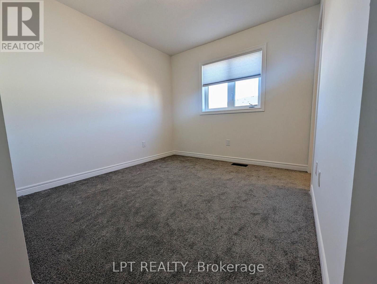 11a Bingham Road, Hamilton, Ontario  L8H 0B5 - Photo 6 - X12956404