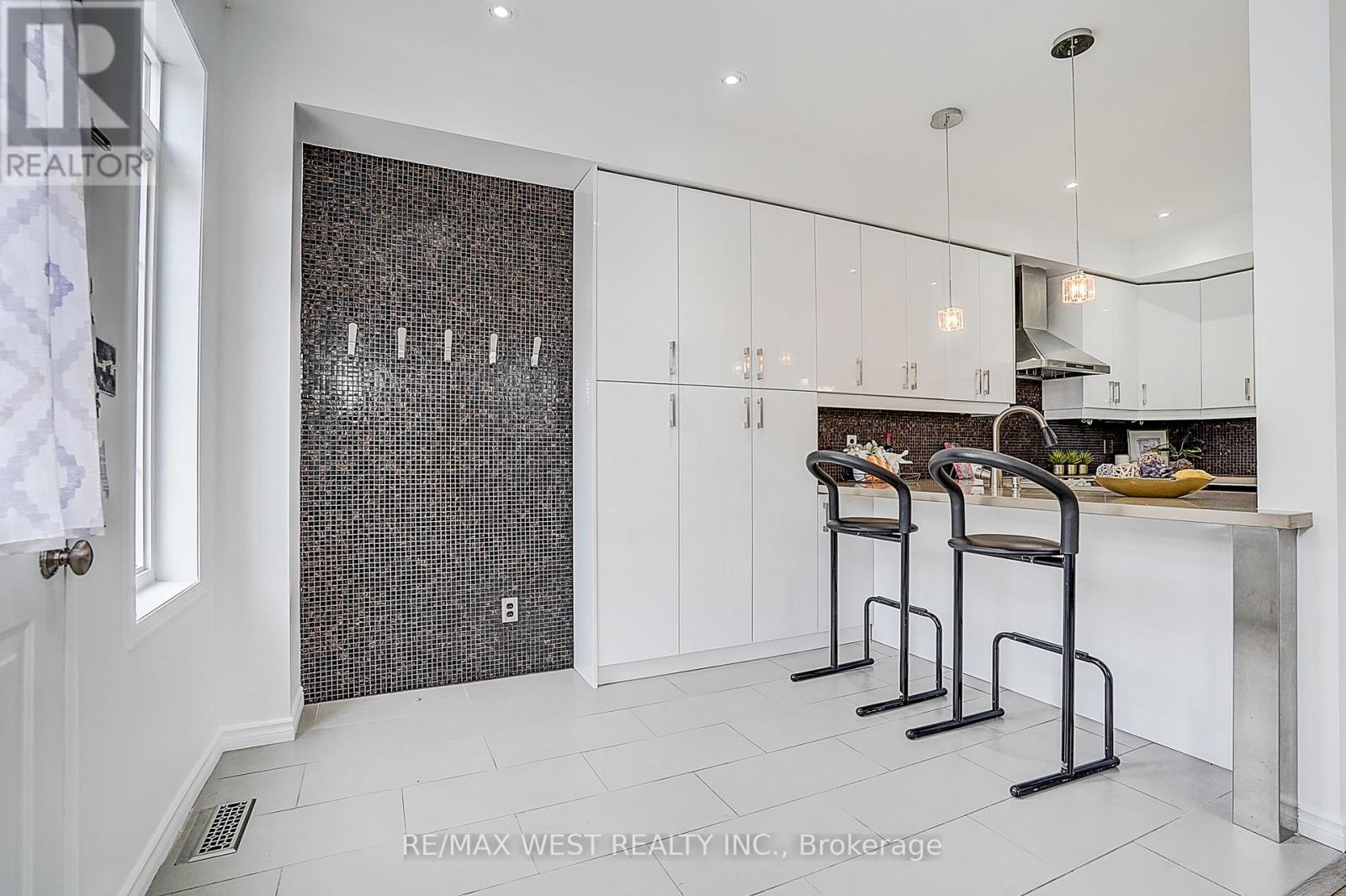 11 Dancer's Drive, Markham, Ontario  L6C 2C4 - Photo 25 - N12955452