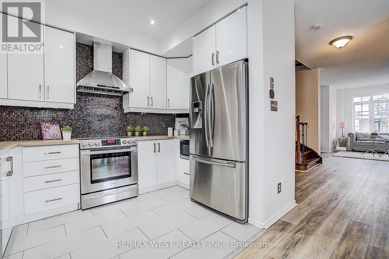 11 Dancer's Drive, Markham, Ontario  L6C 2C4 - Photo 28 - N12955452