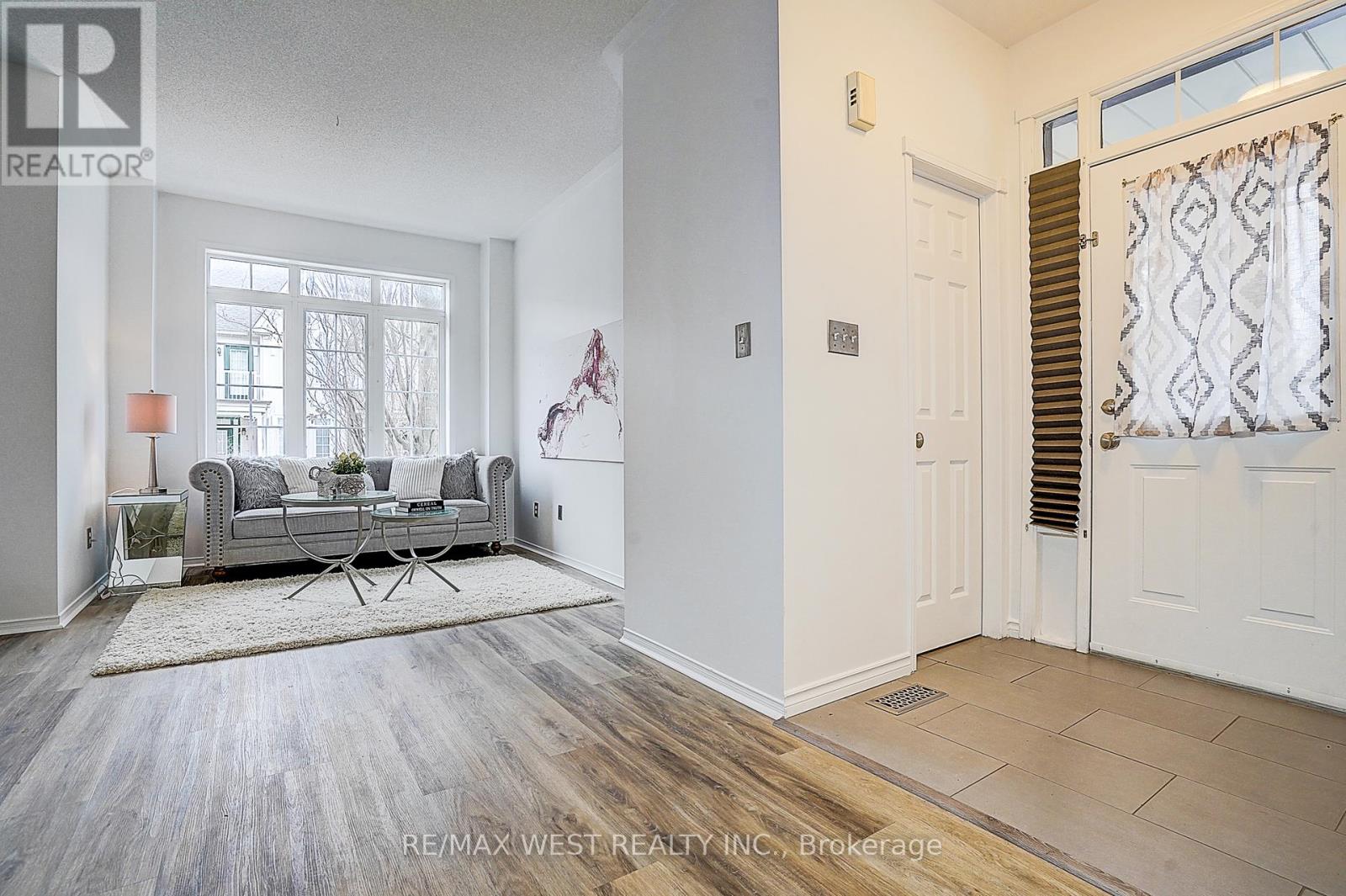 11 Dancer's Drive, Markham, Ontario  L6C 2C4 - Photo 7 - N12955452