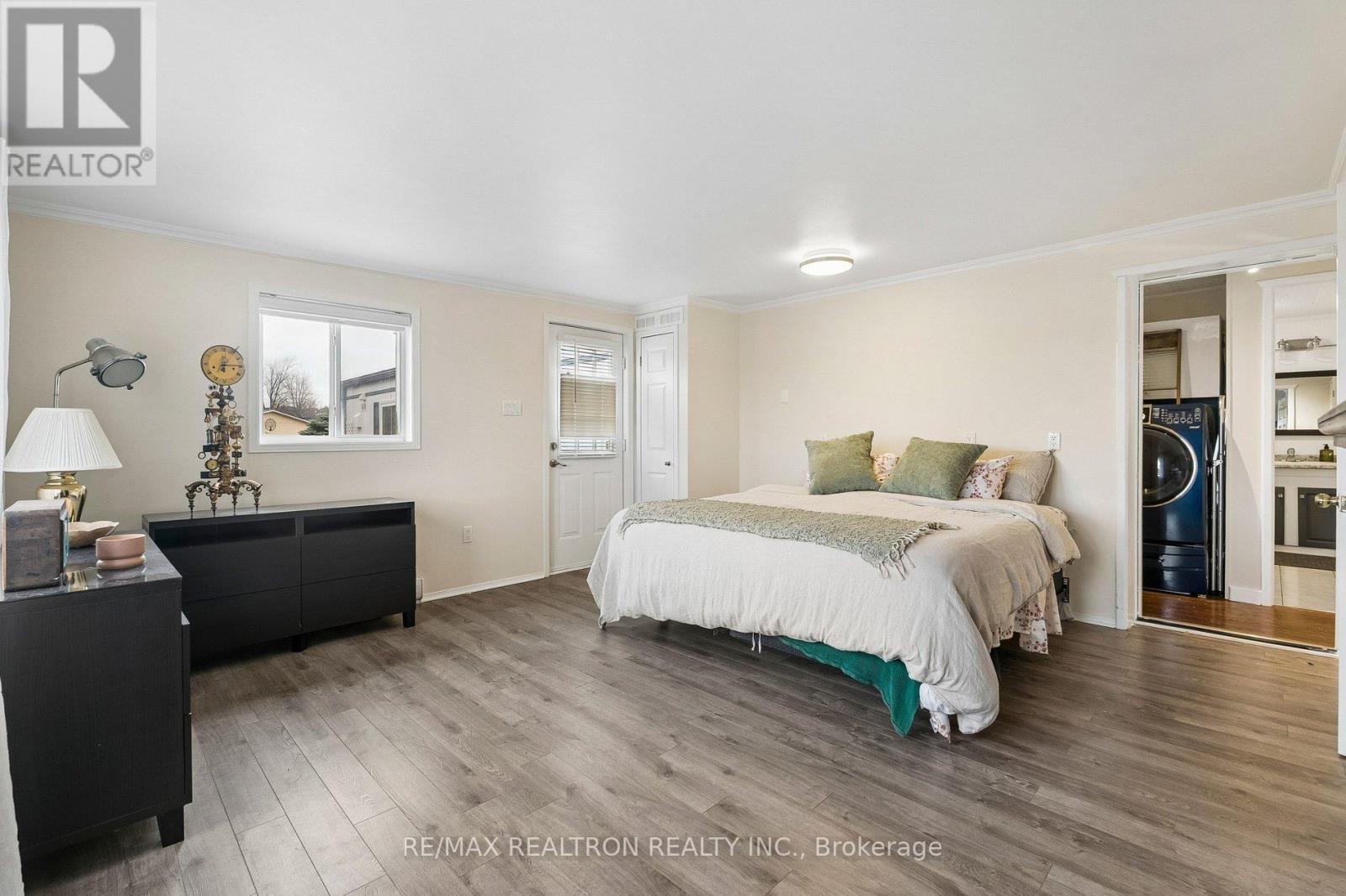 10 Pinecrest Circle, Innisfil, Ontario  L0L 1L0 - Photo 19 - N12956708