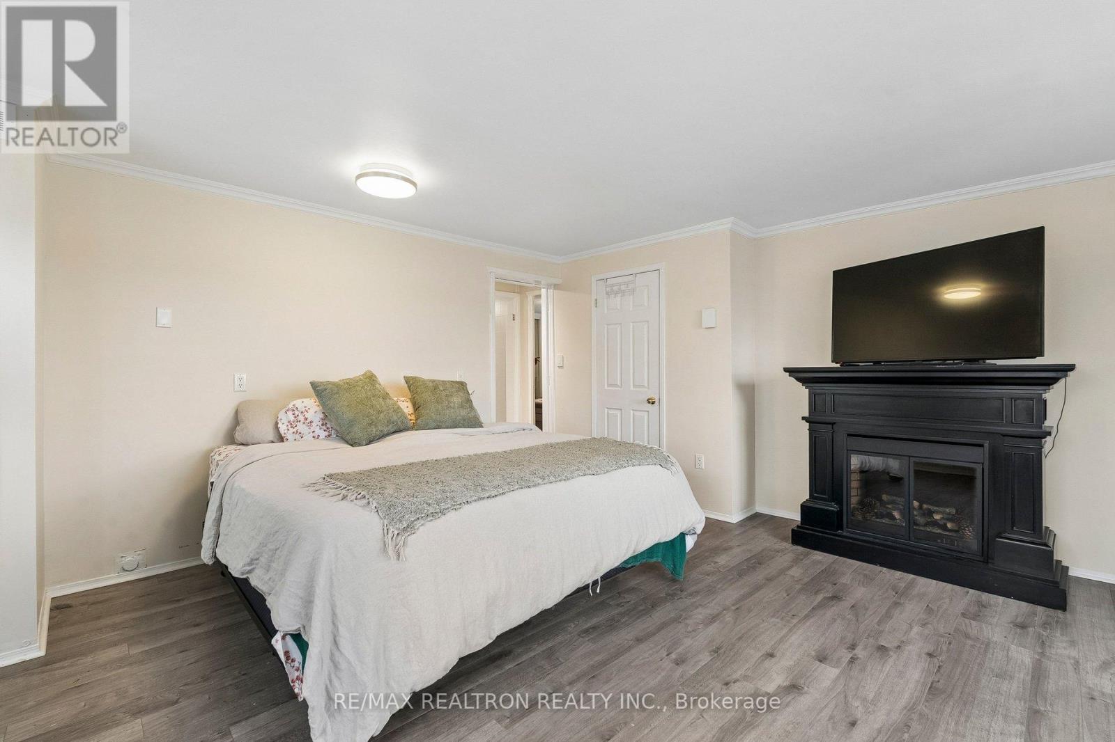 10 Pinecrest Circle, Innisfil, Ontario  L0L 1L0 - Photo 21 - N12956708