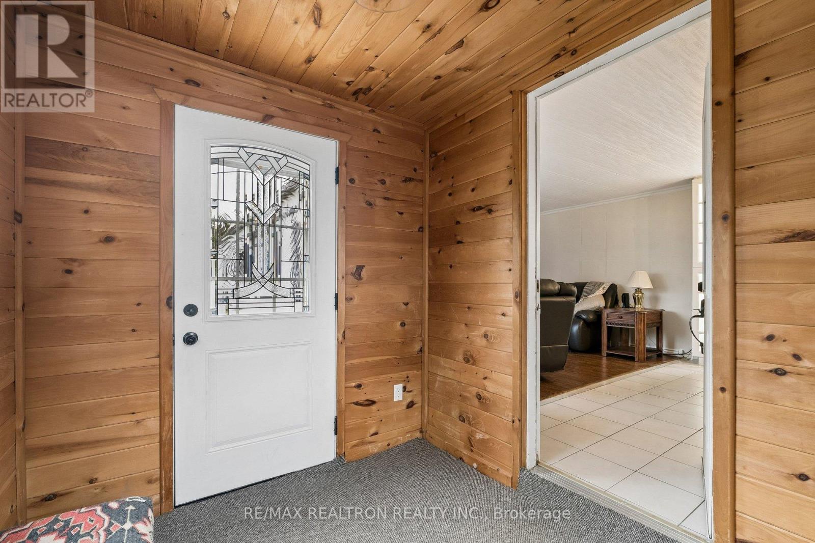 10 Pinecrest Circle, Innisfil, Ontario  L0L 1L0 - Photo 6 - N12956708