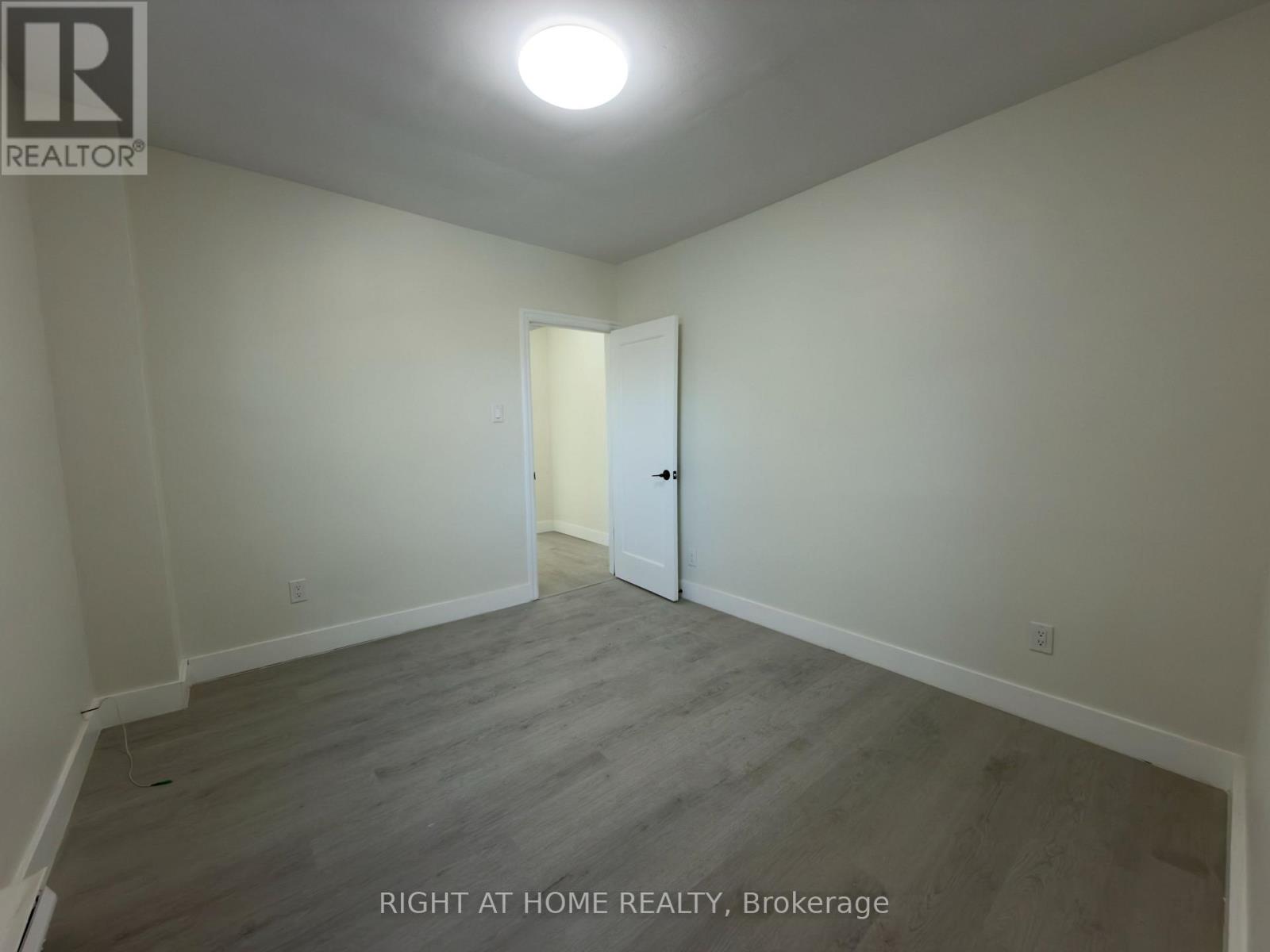 55 Glendale Avenue S, Ottawa, Ontario  K1S 1W3 - Photo 12 - X12873522