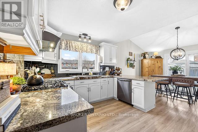 7 Etherington Crescent, Hamilton, Ontario  L0R 1C0 - Photo 4 - X12956716