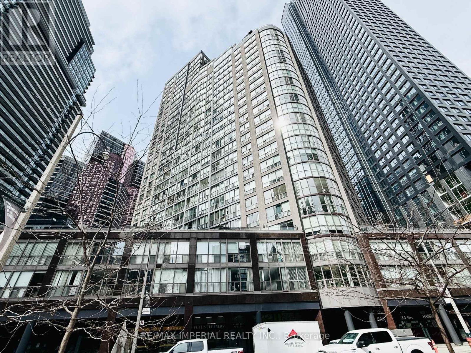 410 - 24 WELLESLEY STREET W, Toronto, Ontario