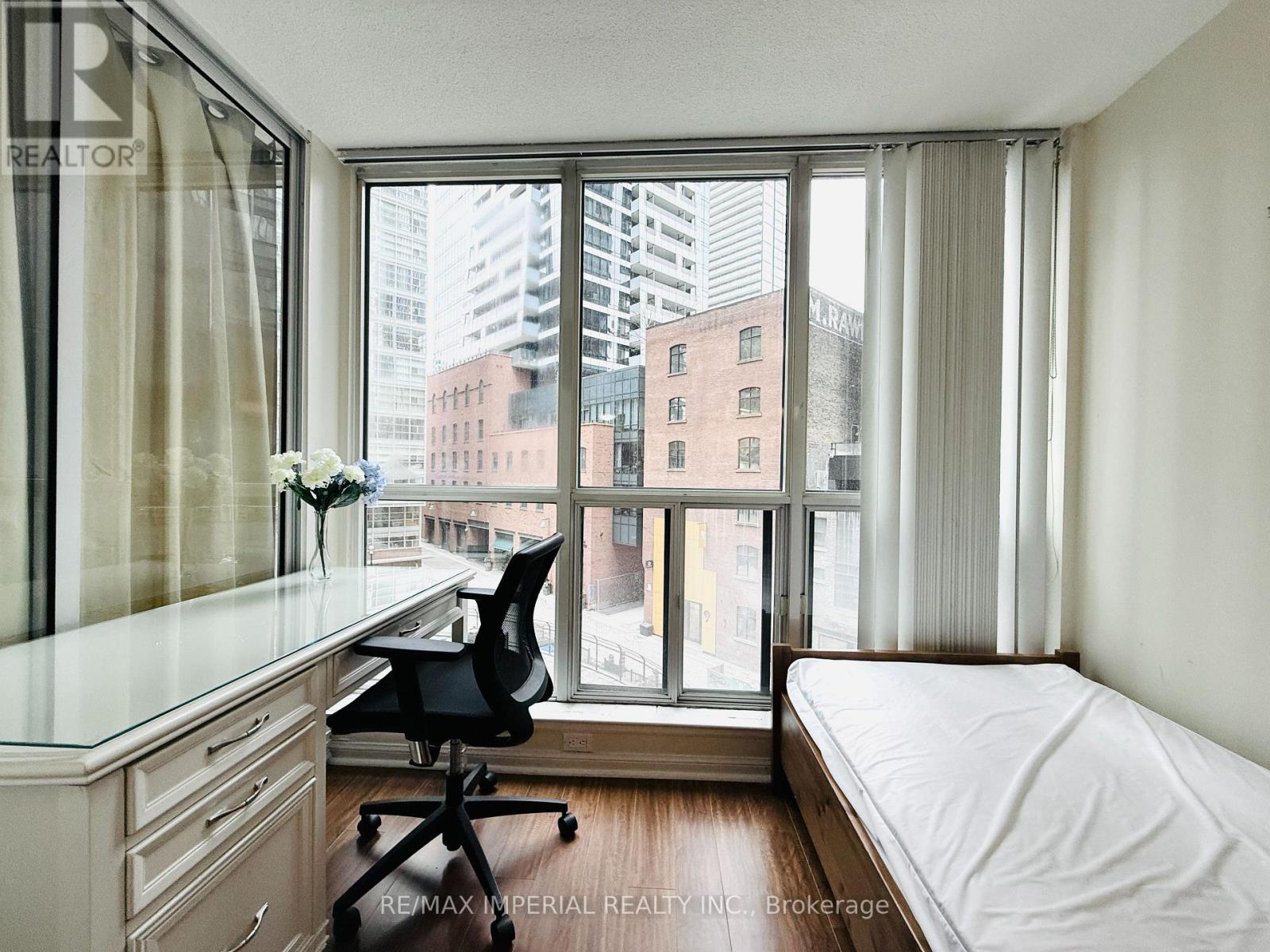 410 - 24 Wellesley Street W, Toronto, Ontario  M4Y 2X6 - Photo 14 - C12956730