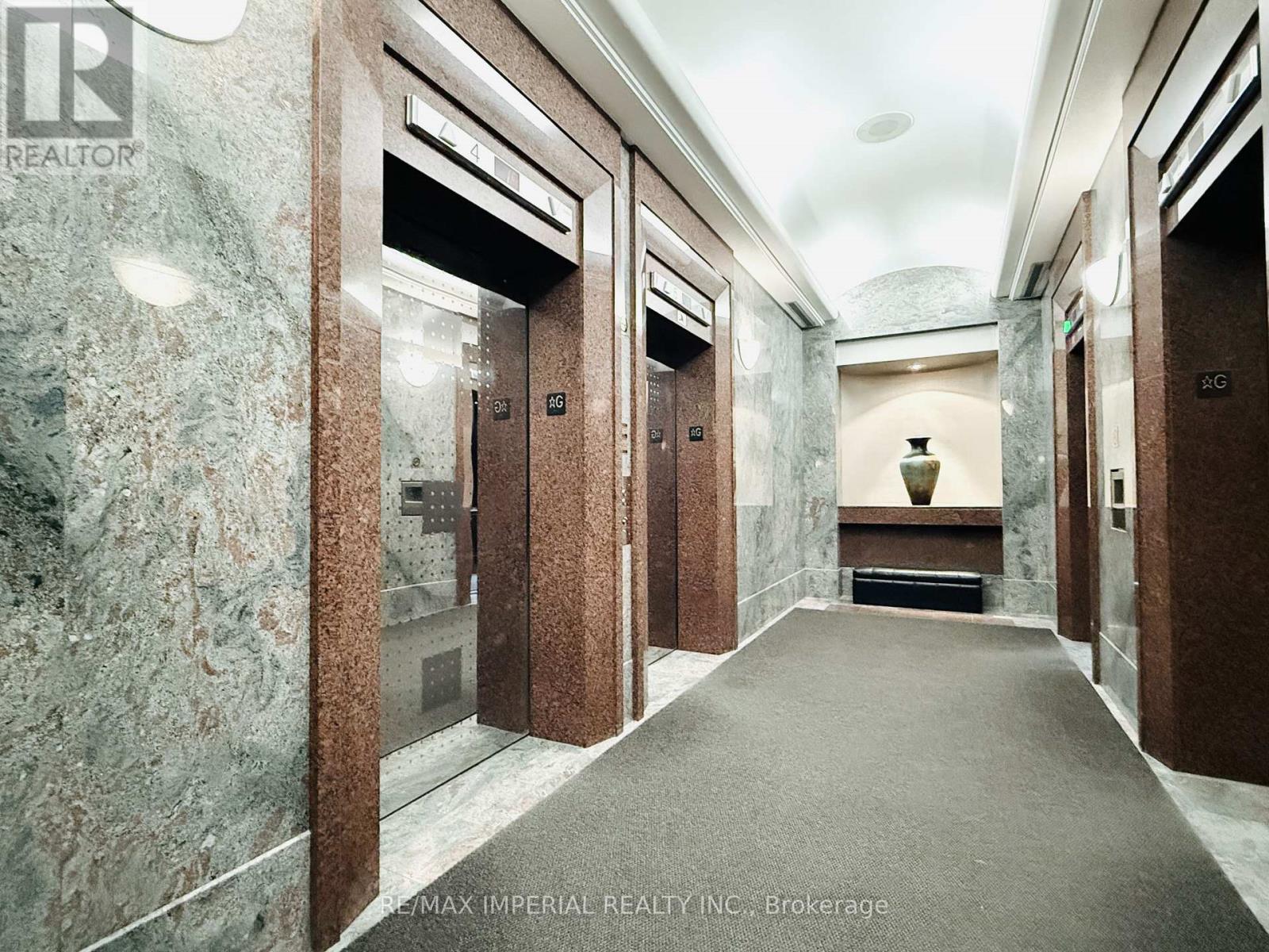 410 - 24 Wellesley Street W, Toronto, Ontario  M4Y 2X6 - Photo 4 - C12956730