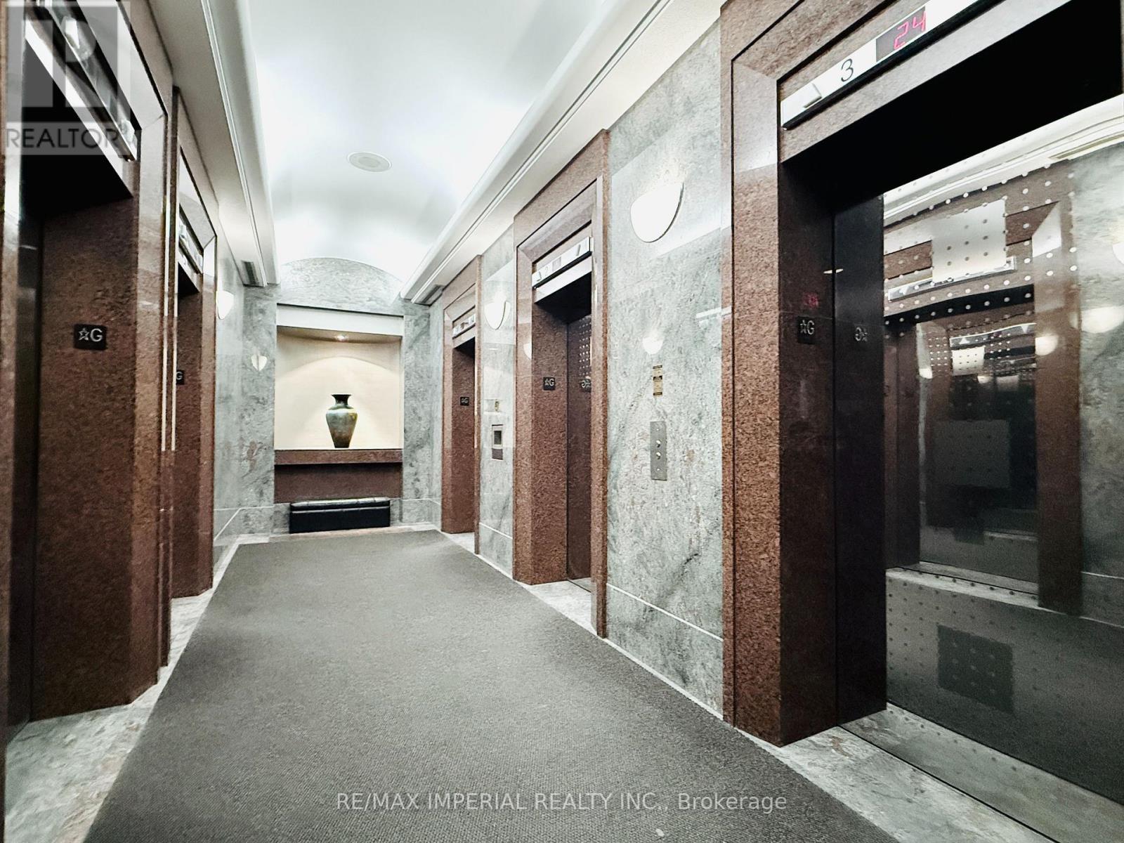 410 - 24 Wellesley Street W, Toronto, Ontario  M4Y 2X6 - Photo 5 - C12956730