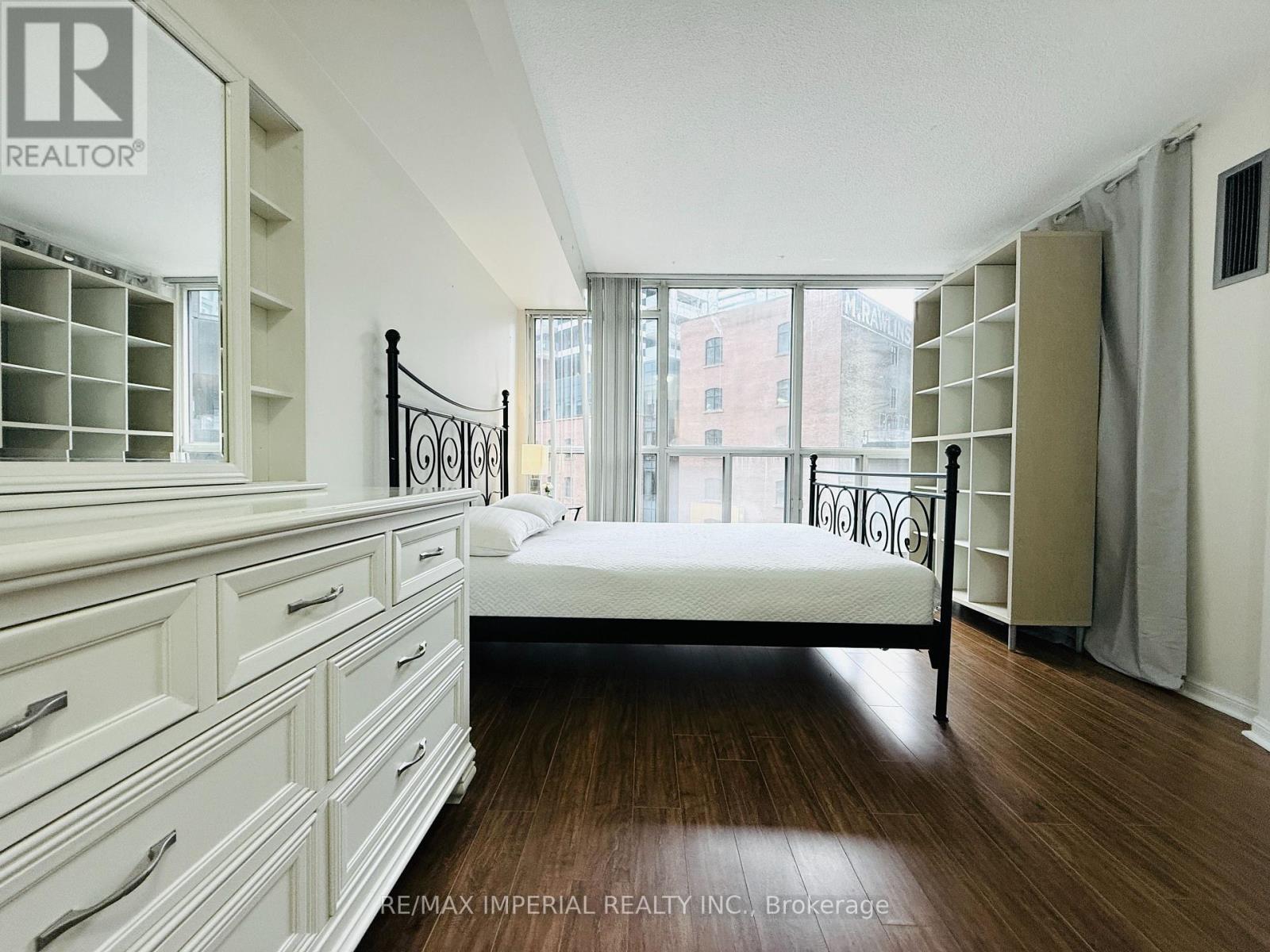 410 - 24 Wellesley Street W, Toronto, Ontario  M4Y 2X6 - Photo 7 - C12956730