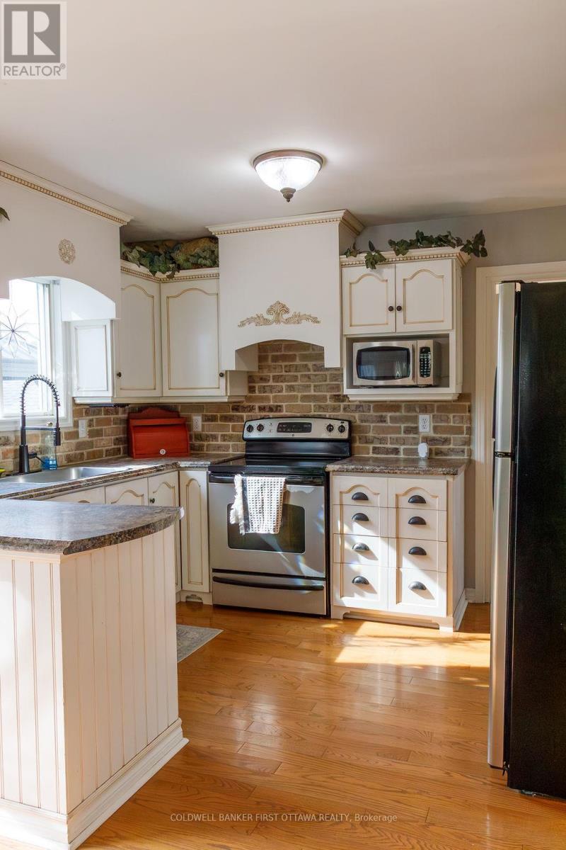 32 James Lewis Avenue, Ottawa, Ontario  K2S 1K5 - Photo 10 - X12956766