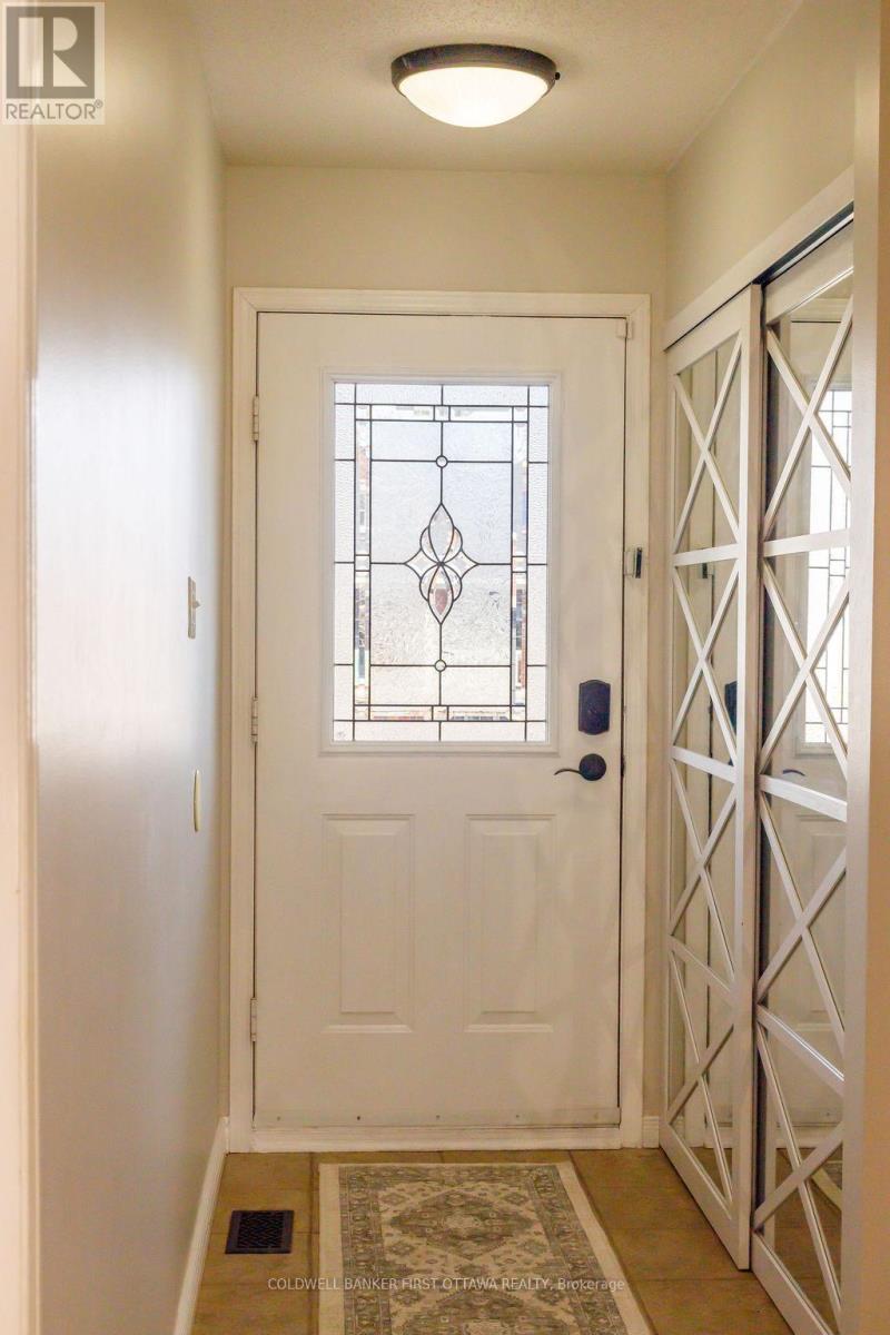 32 James Lewis Avenue, Ottawa, Ontario  K2S 1K5 - Photo 4 - X12956766