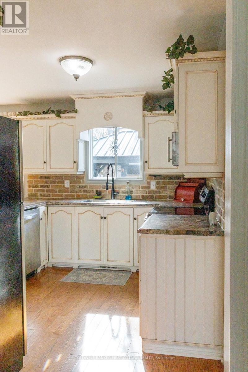 32 James Lewis Avenue, Ottawa, Ontario  K2S 1K5 - Photo 8 - X12956766