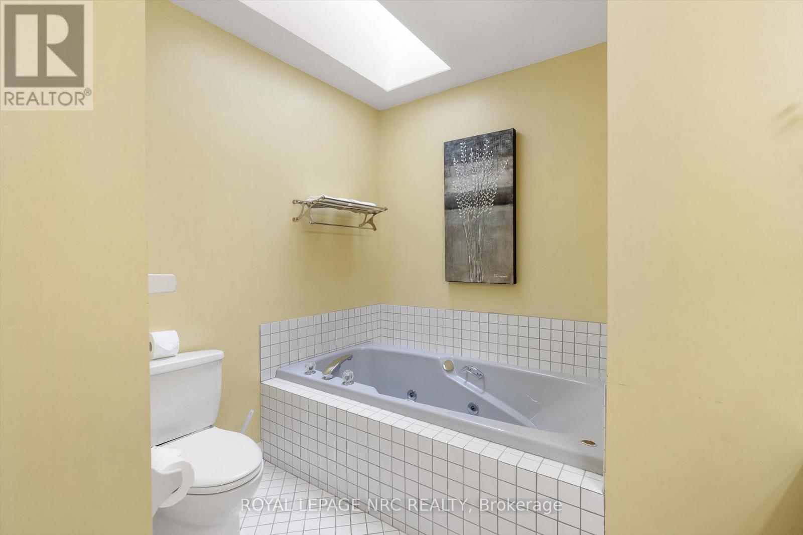 8 Dunbar Crescent, St. Catharines, Ontario  L2W 1A6 - Photo 20 - X12956722