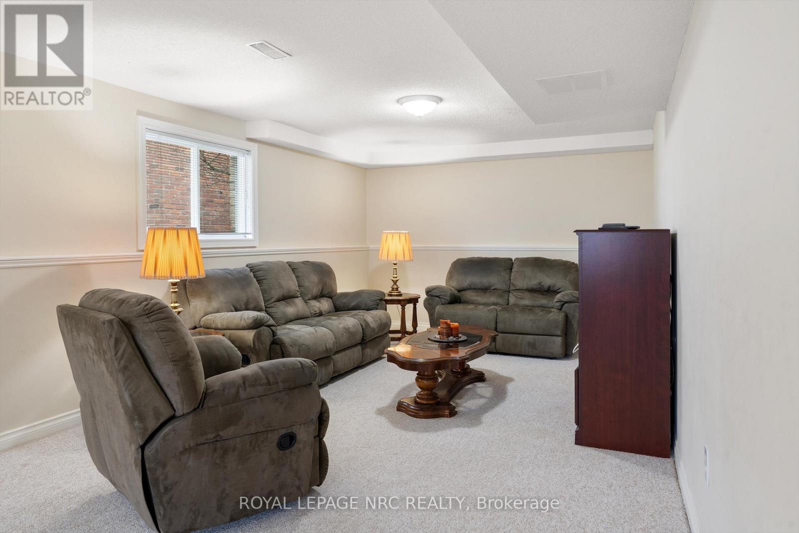 8 Dunbar Crescent, St. Catharines, Ontario  L2W 1A6 - Photo 29 - X12956722