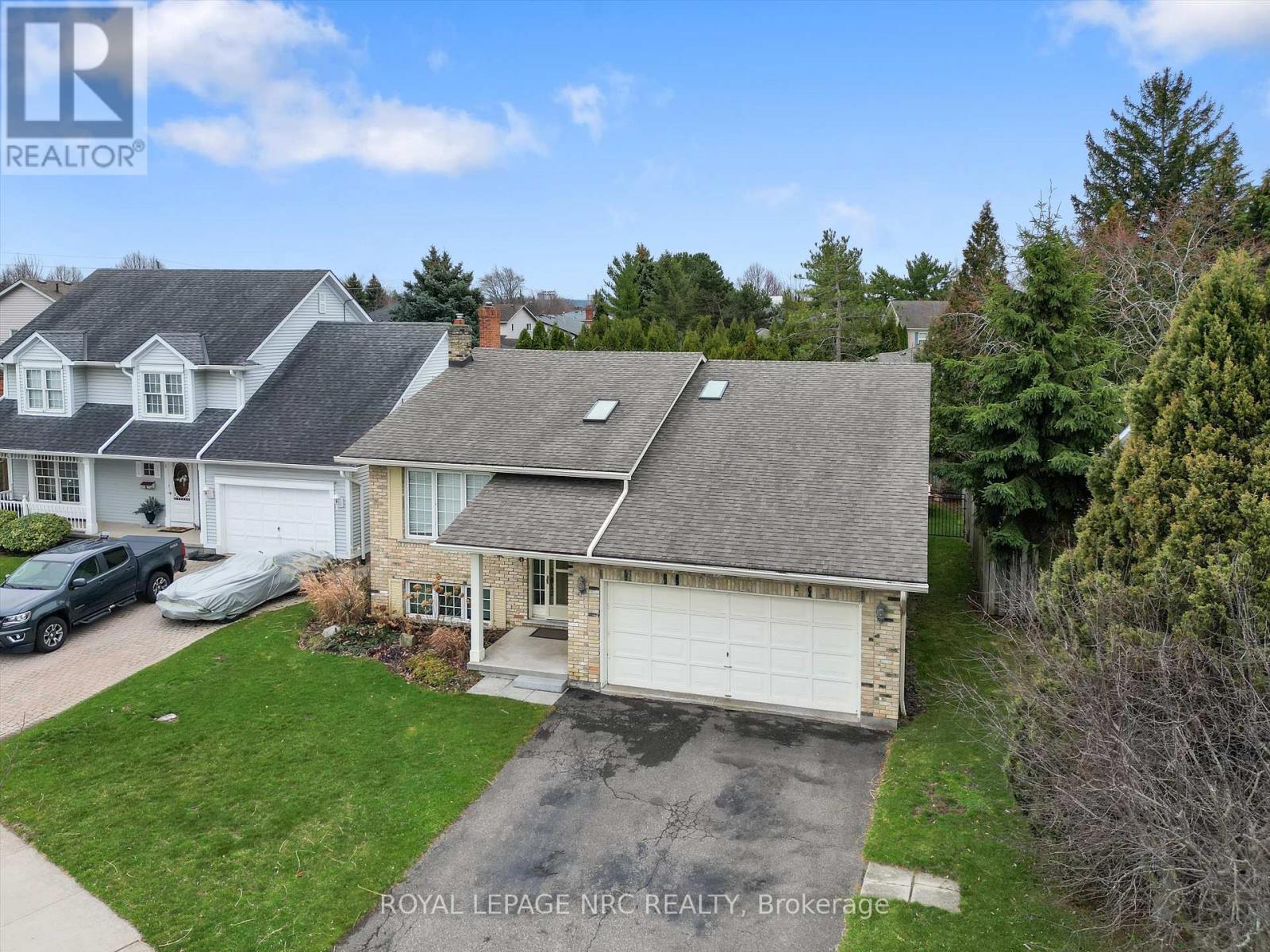 8 Dunbar Crescent, St. Catharines, Ontario  L2W 1A6 - Photo 3 - X12956722