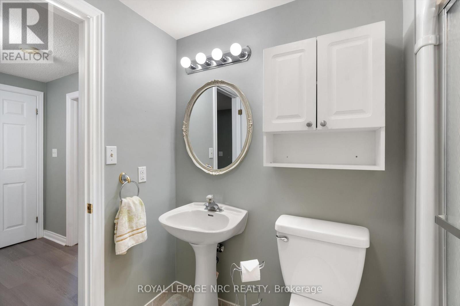 8 Dunbar Crescent, St. Catharines, Ontario  L2W 1A6 - Photo 35 - X12956722