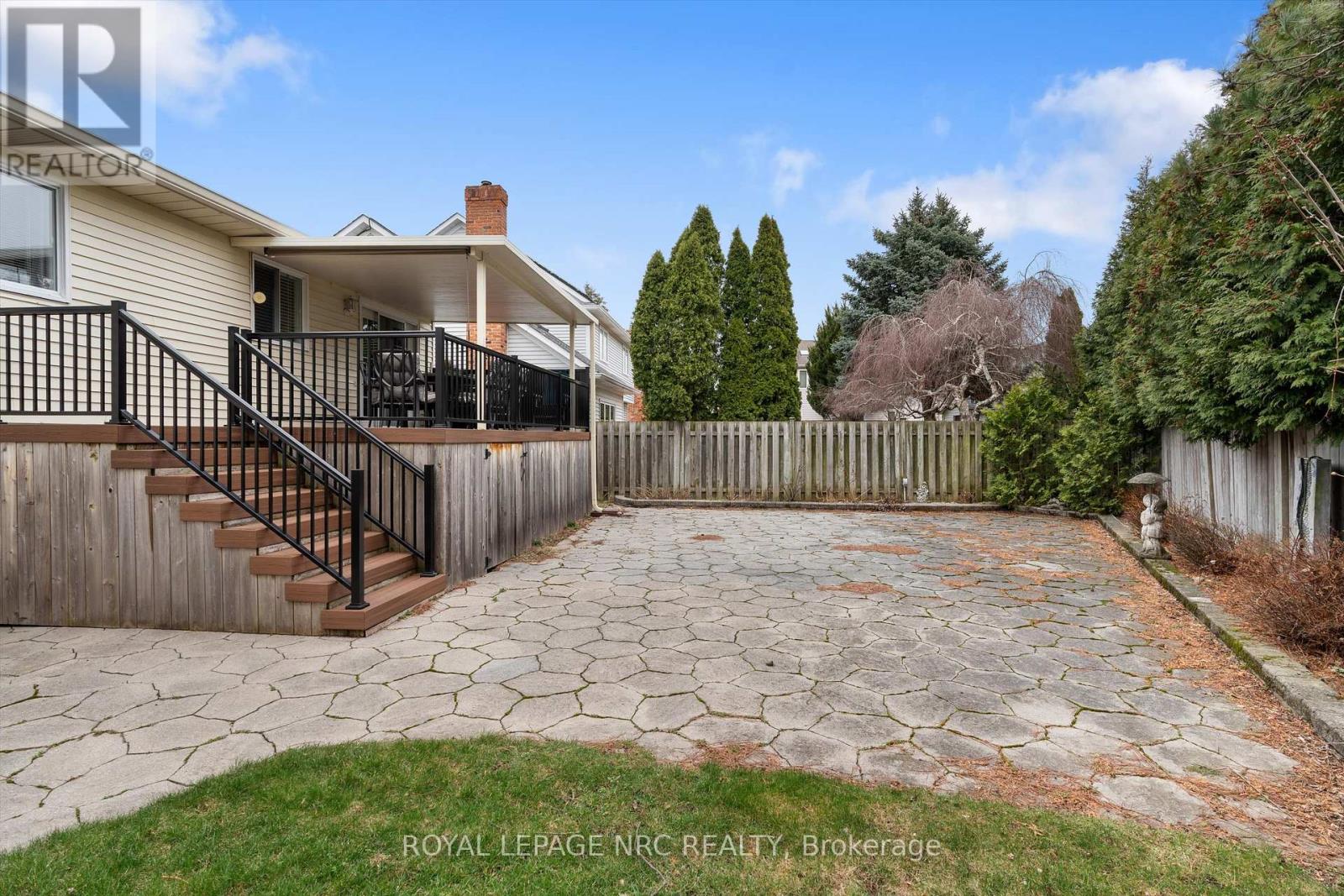 8 Dunbar Crescent, St. Catharines, Ontario  L2W 1A6 - Photo 37 - X12956722