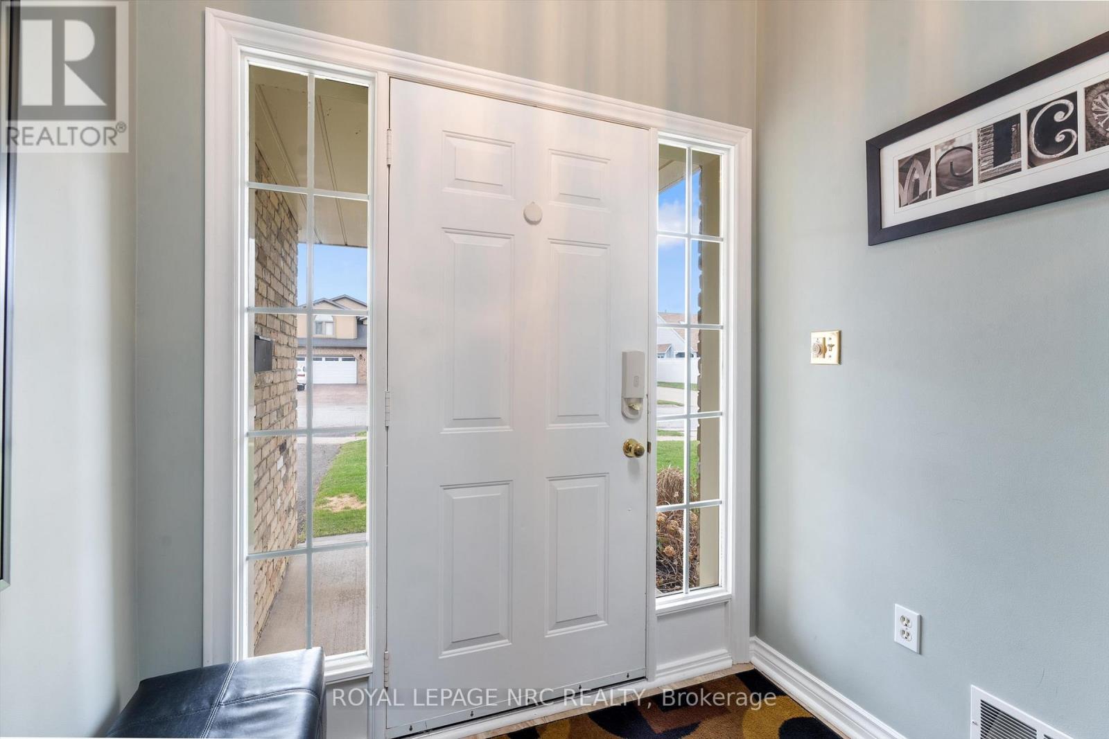 8 Dunbar Crescent, St. Catharines, Ontario  L2W 1A6 - Photo 5 - X12956722