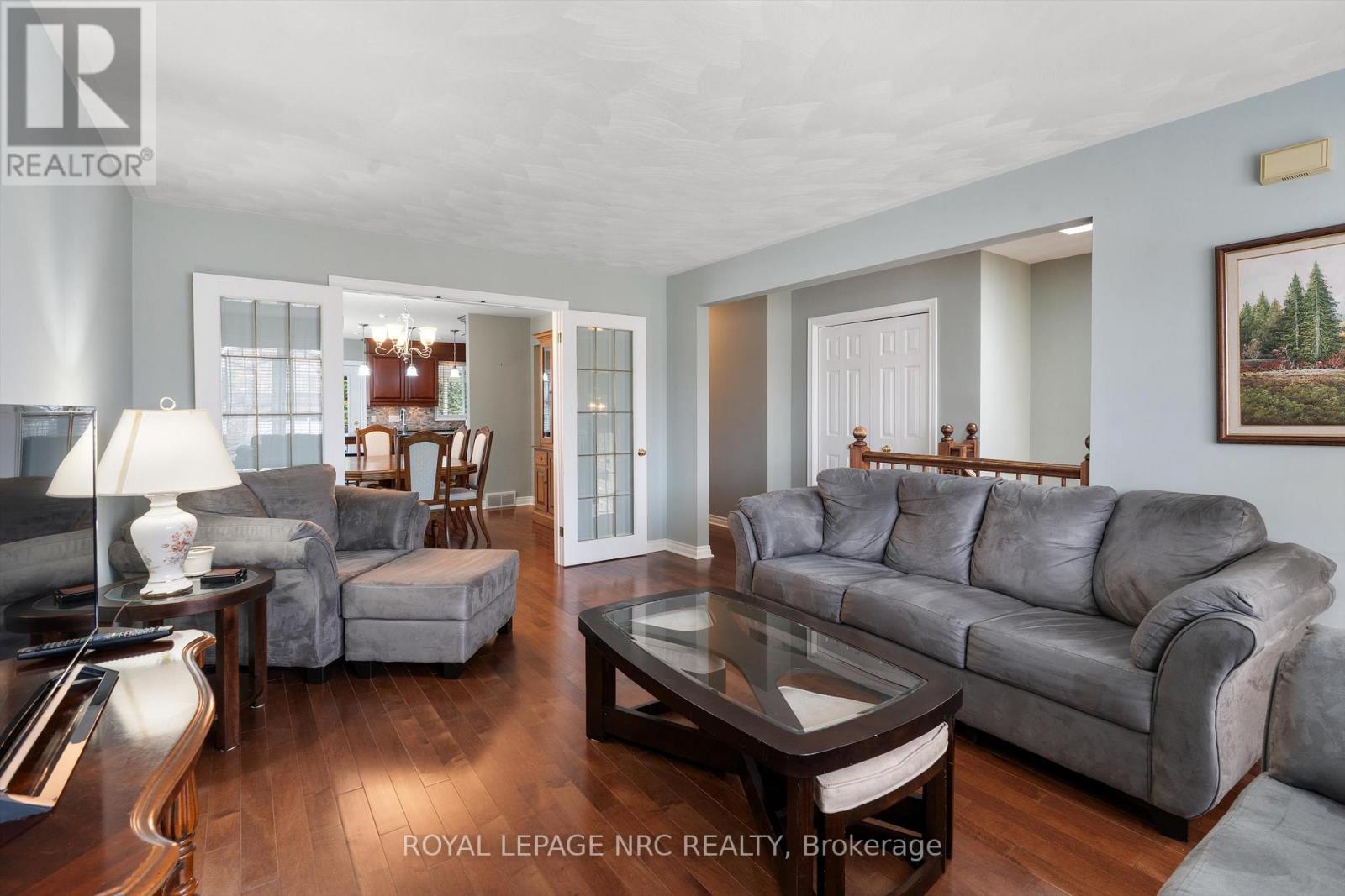 8 Dunbar Crescent, St. Catharines, Ontario  L2W 1A6 - Photo 9 - X12956722