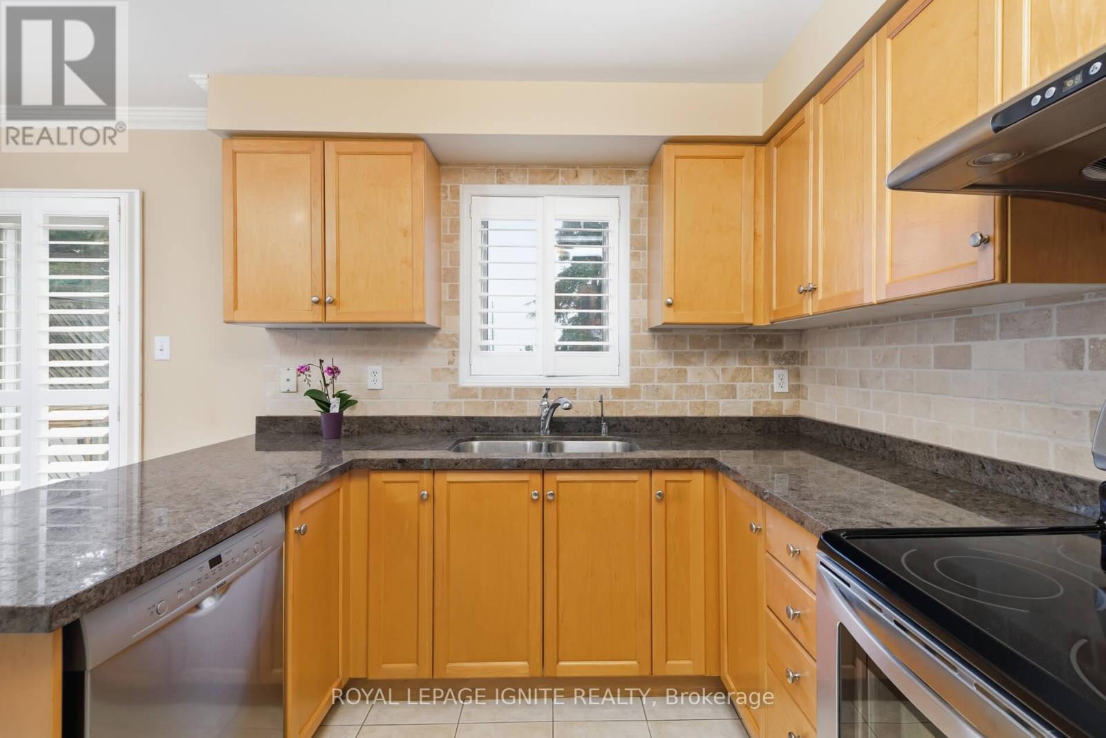 37 - 19 Foxchase Avenue, Vaughan, Ontario  L4L 9N1 - Photo 16 - N12952758