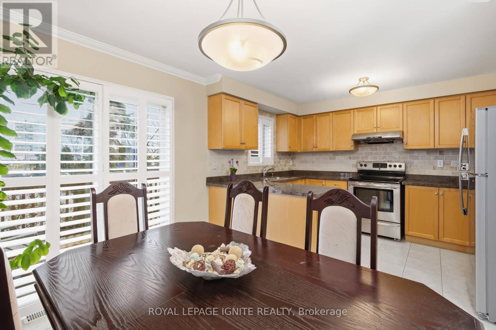 37 - 19 Foxchase Avenue, Vaughan, Ontario  L4L 9N1 - Photo 13 - N12952758