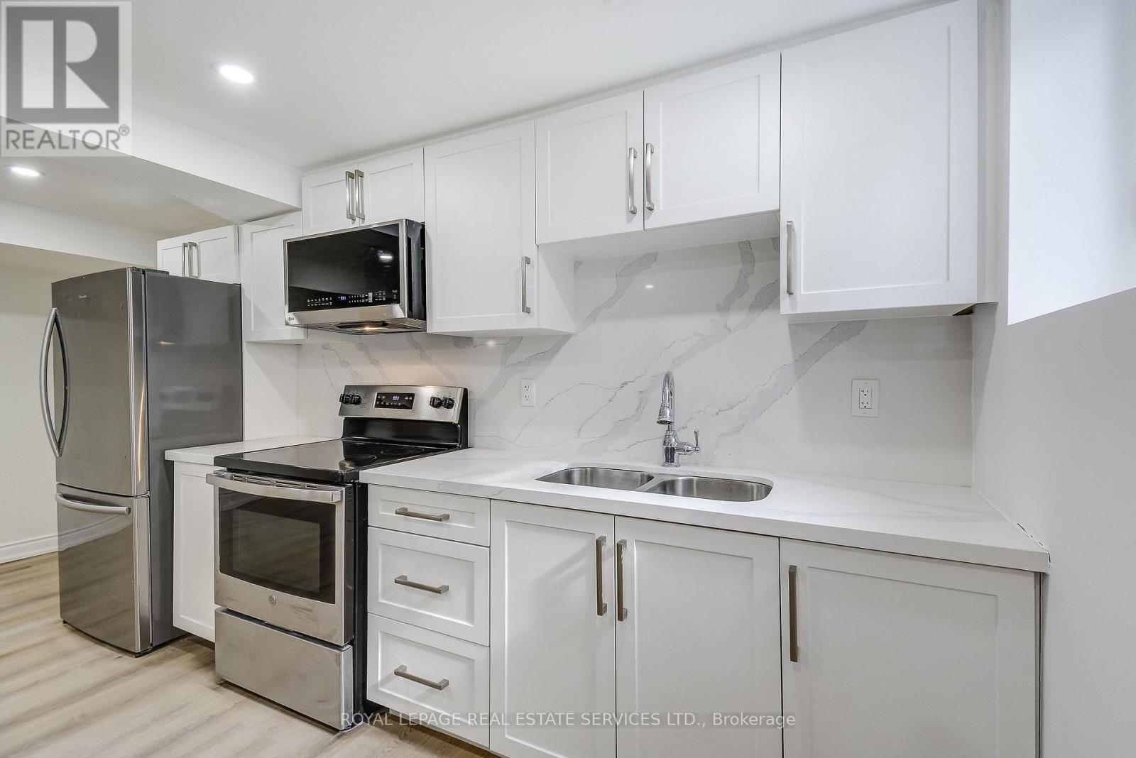 Lower - 277 Mississaga Street, Oakville, Ontario  L6L 6J8 - Photo 12 - W12956726