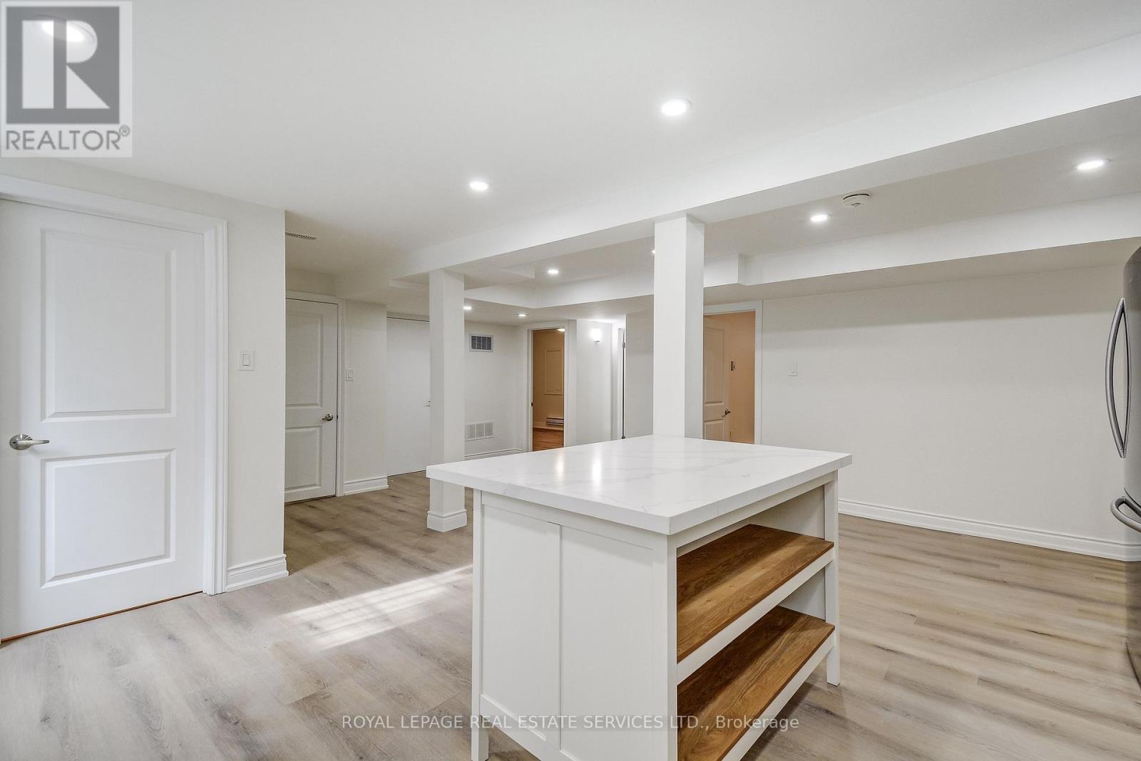 Lower - 277 Mississaga Street, Oakville, Ontario  L6L 6J8 - Photo 15 - W12956726