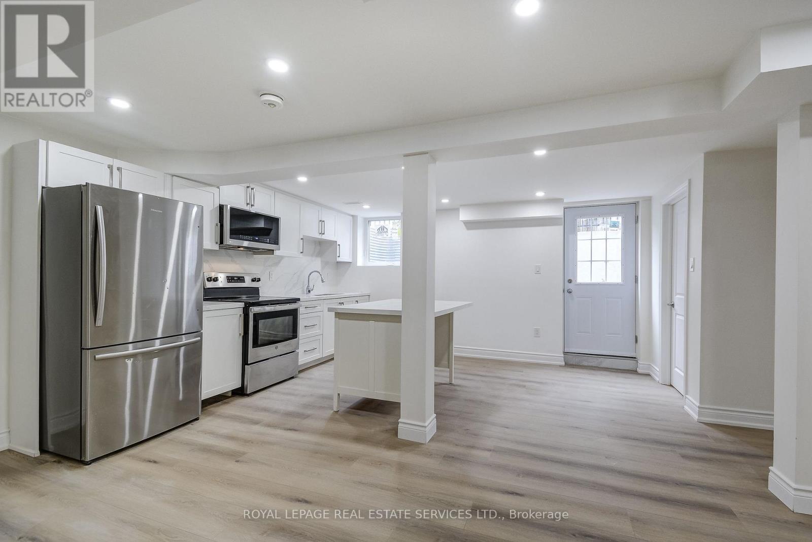 Lower - 277 Mississaga Street, Oakville, Ontario  L6L 6J8 - Photo 16 - W12956726