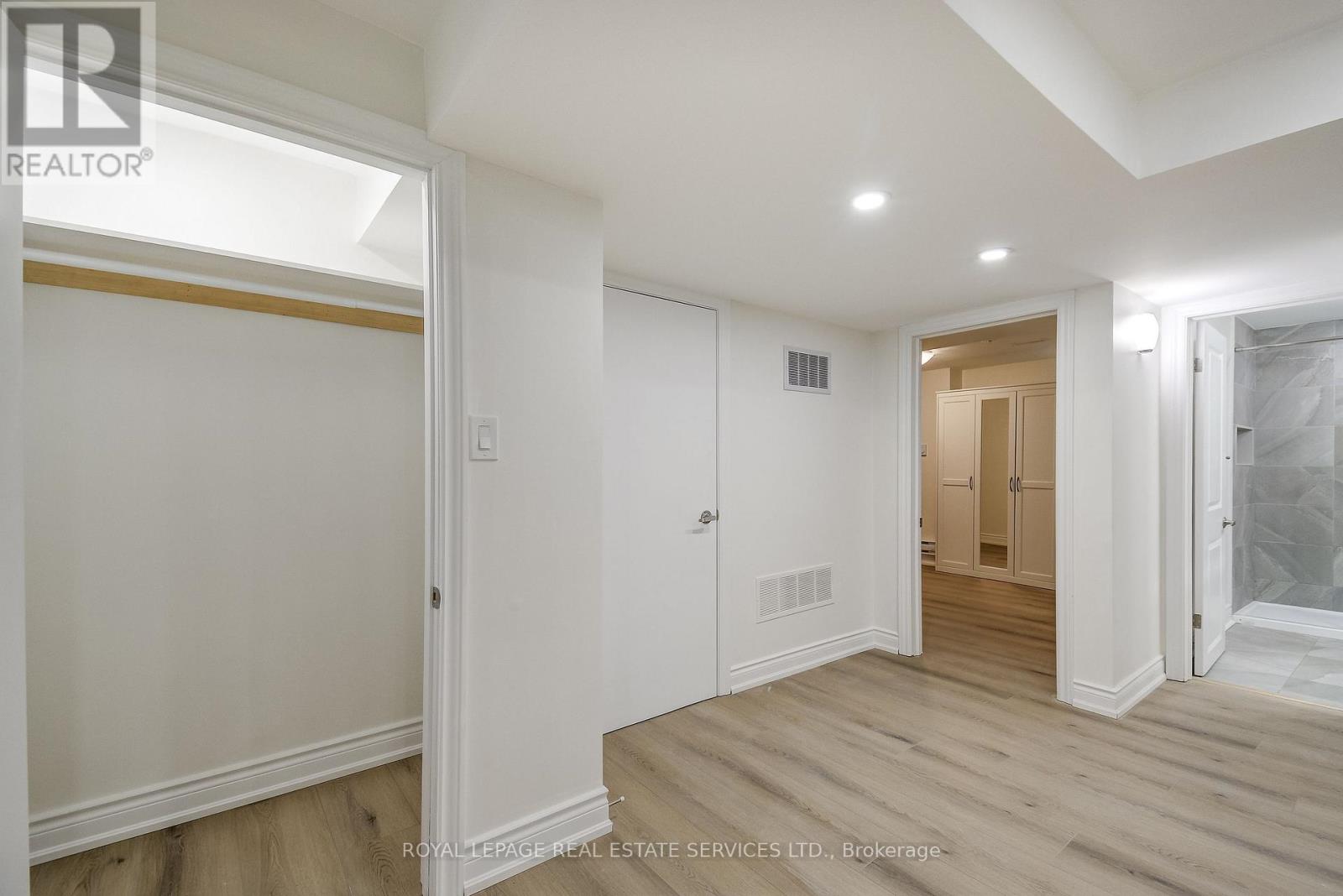 Lower - 277 Mississaga Street, Oakville, Ontario  L6L 6J8 - Photo 24 - W12956726