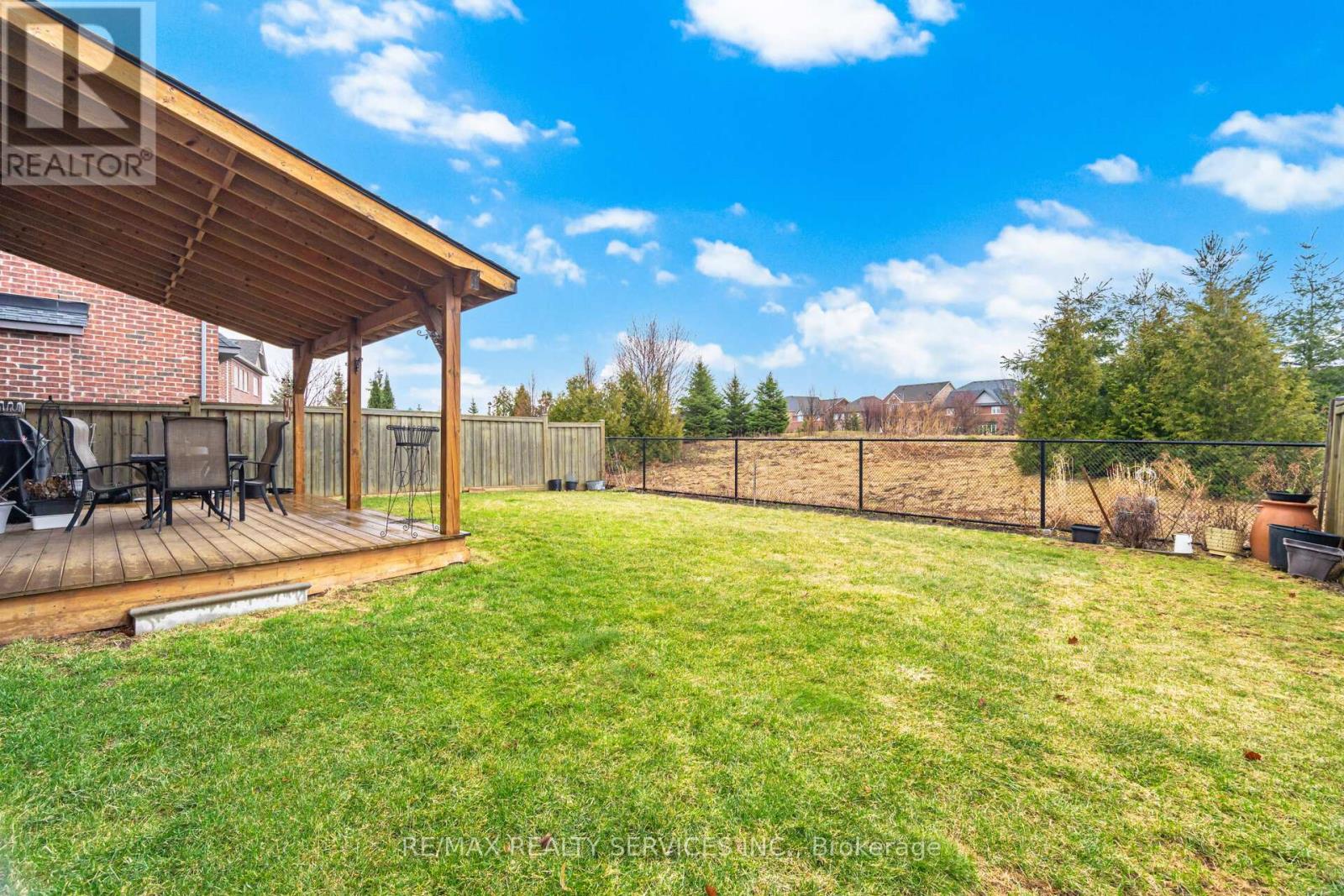 23 Twistleton Street, Caledon, Ontario  L7C 3V9 - Photo 3 - W12956728