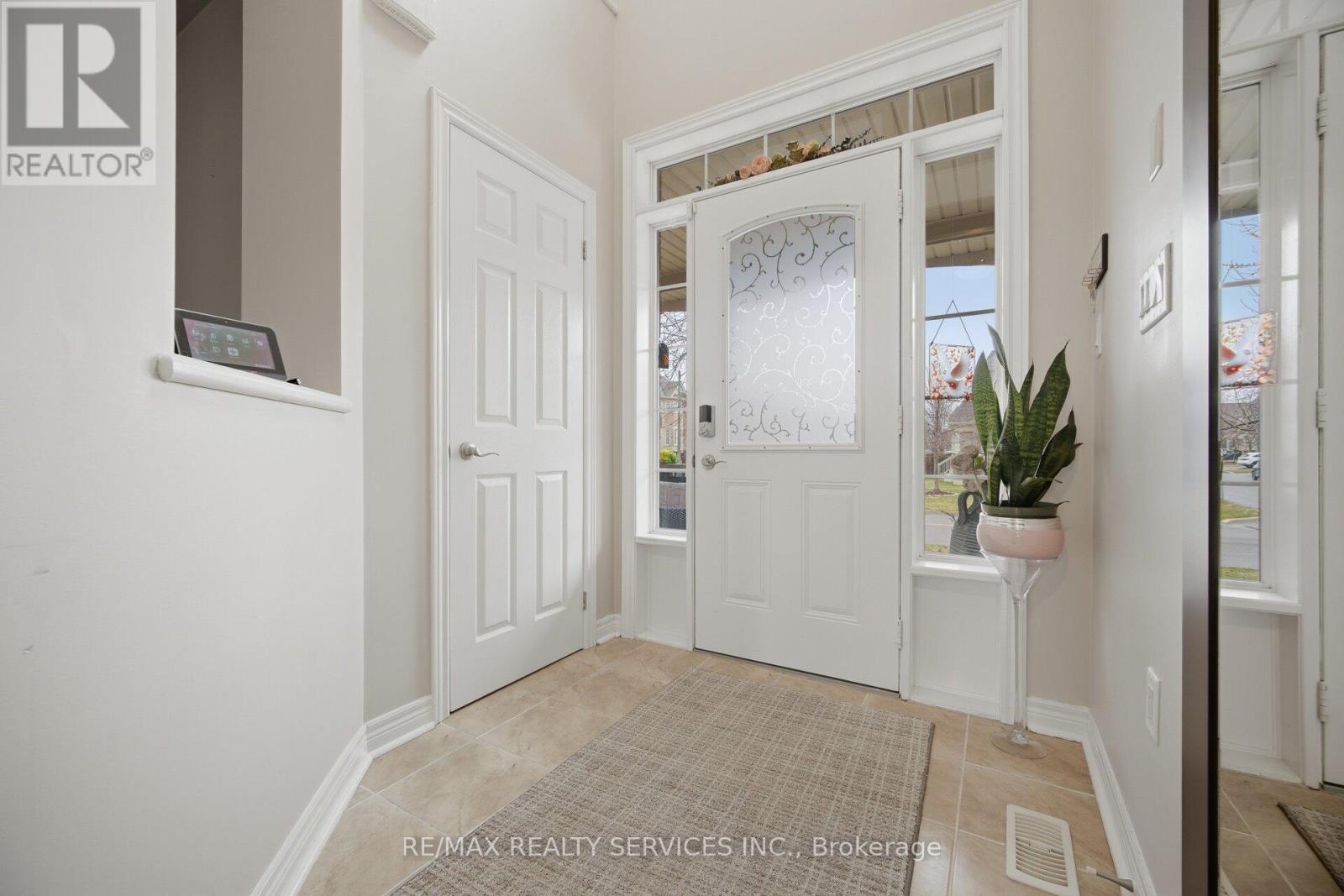 23 Twistleton Street, Caledon, Ontario  L7C 3V9 - Photo 7 - W12956728