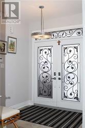 2530 Longridge Crescent, Oakville, Ontario  L6H 6S2 - Photo 2 - W12956756