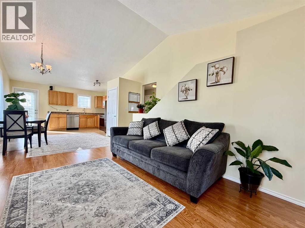 2837 12 Avenue, Wainwright, Alberta  T9W 0A9 - Photo 3 - A2299000