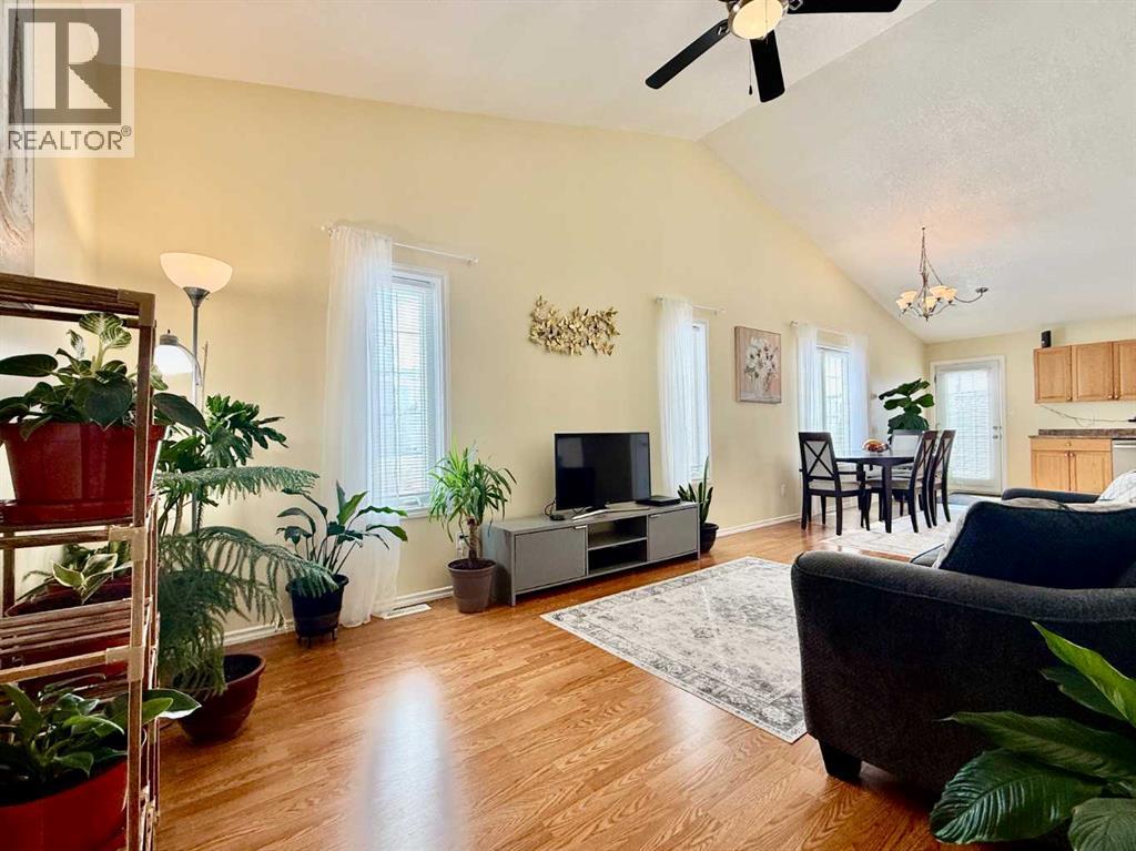 2837 12 Avenue, Wainwright, Alberta  T9W 0A9 - Photo 2 - A2299000