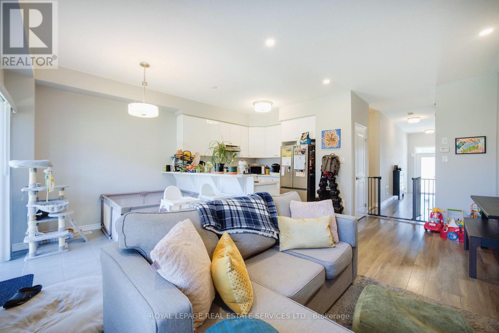 24 Copeman Avenue, Brantford, Ontario  N3V 0B3 - Photo 11 - X12956752