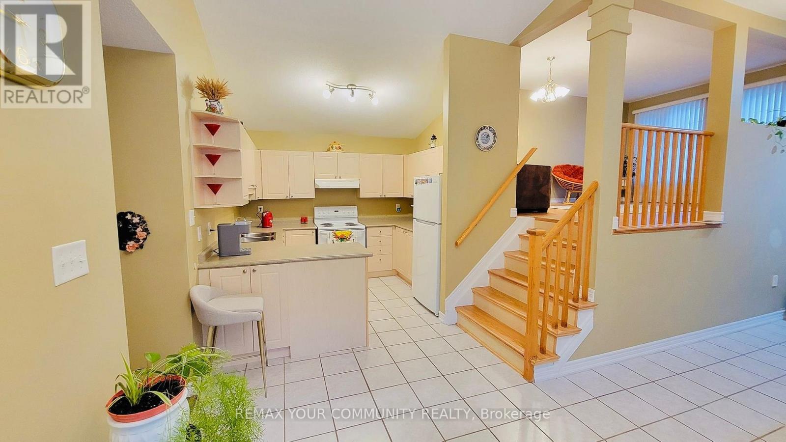 20 Veseli Court N, Bradford West Gwillimbury, Ontario L3Z 3C3 - Photo 5 - N12712700