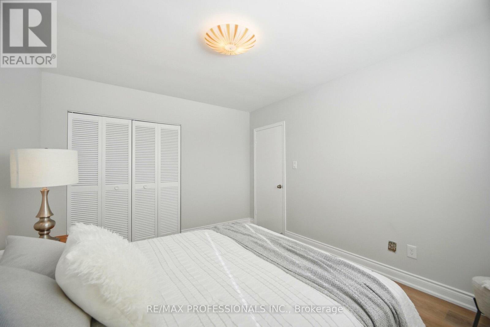 83 Spenvalley Drive, Toronto, Ontario  M3L 1Z2 - Photo 15 - W12771014