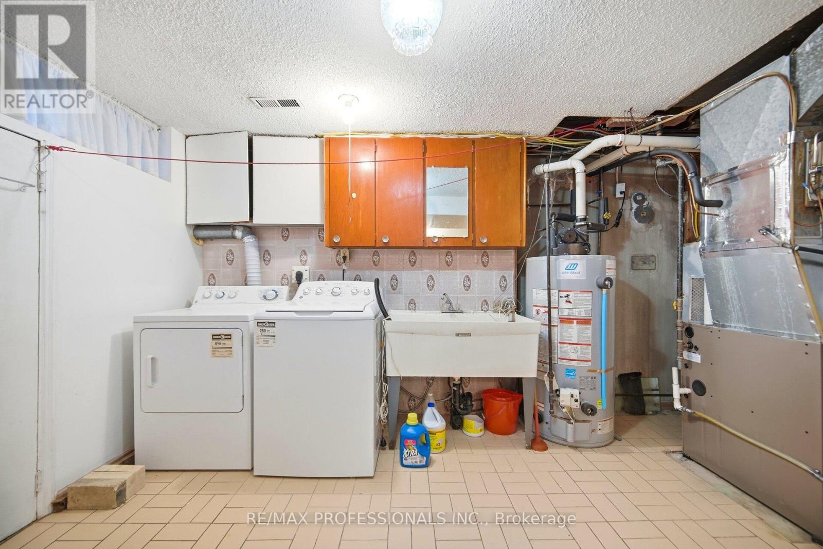 83 Spenvalley Drive, Toronto, Ontario  M3L 1Z2 - Photo 33 - W12771014