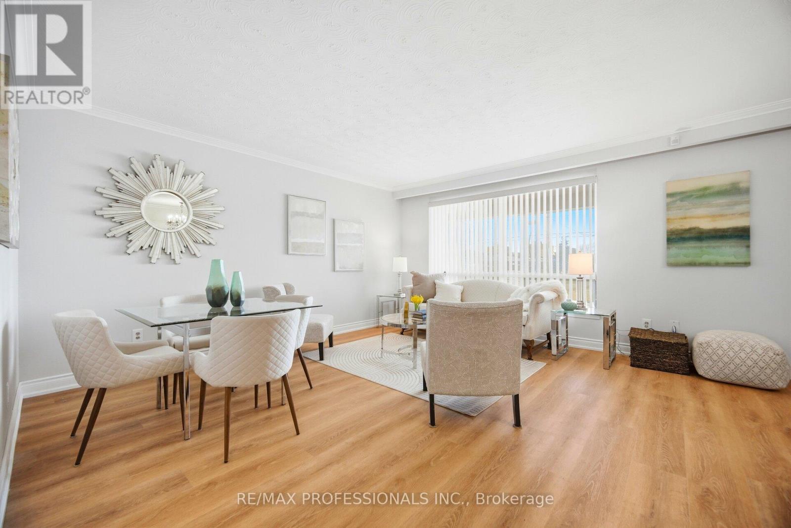 83 Spenvalley Drive, Toronto, Ontario  M3L 1Z2 - Photo 7 - W12771014