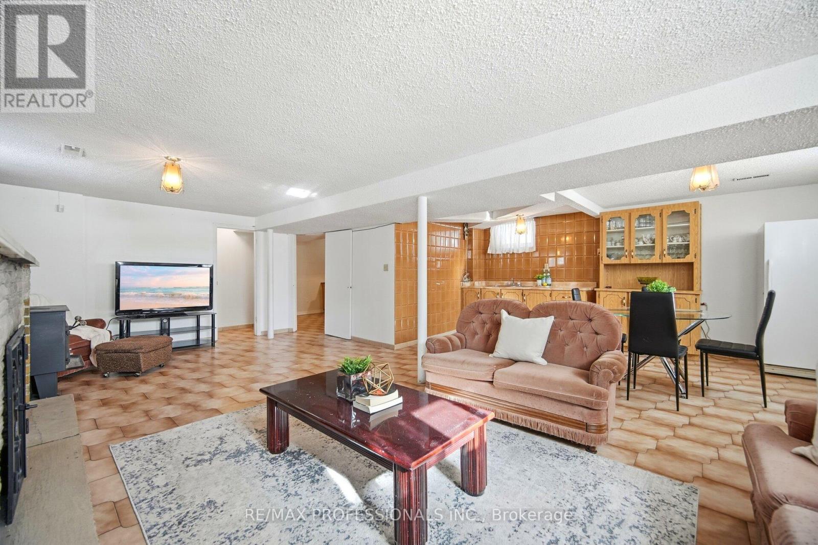 83 Spenvalley Drive, Toronto, Ontario  M3L 1Z2 - Photo 25 - W12771014