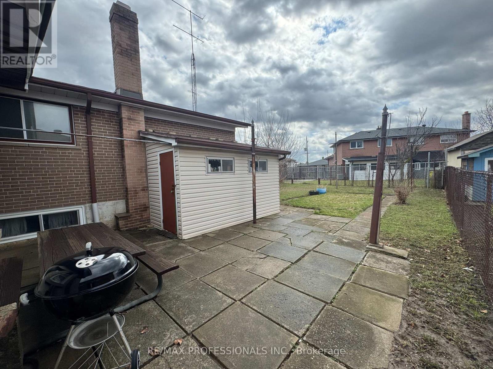 83 Spenvalley Drive, Toronto, Ontario  M3L 1Z2 - Photo 42 - W12771014