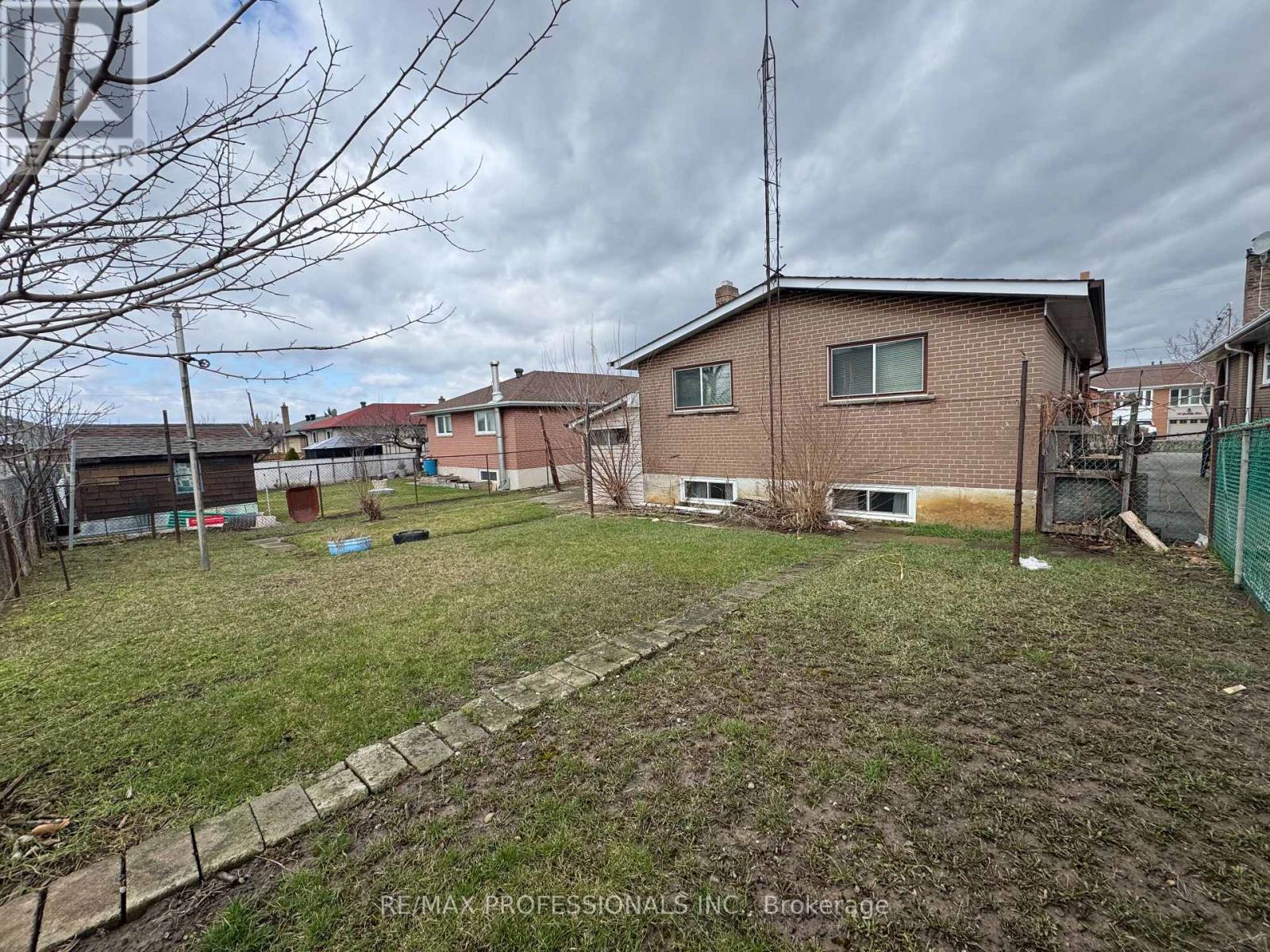 83 Spenvalley Drive, Toronto, Ontario  M3L 1Z2 - Photo 45 - W12771014