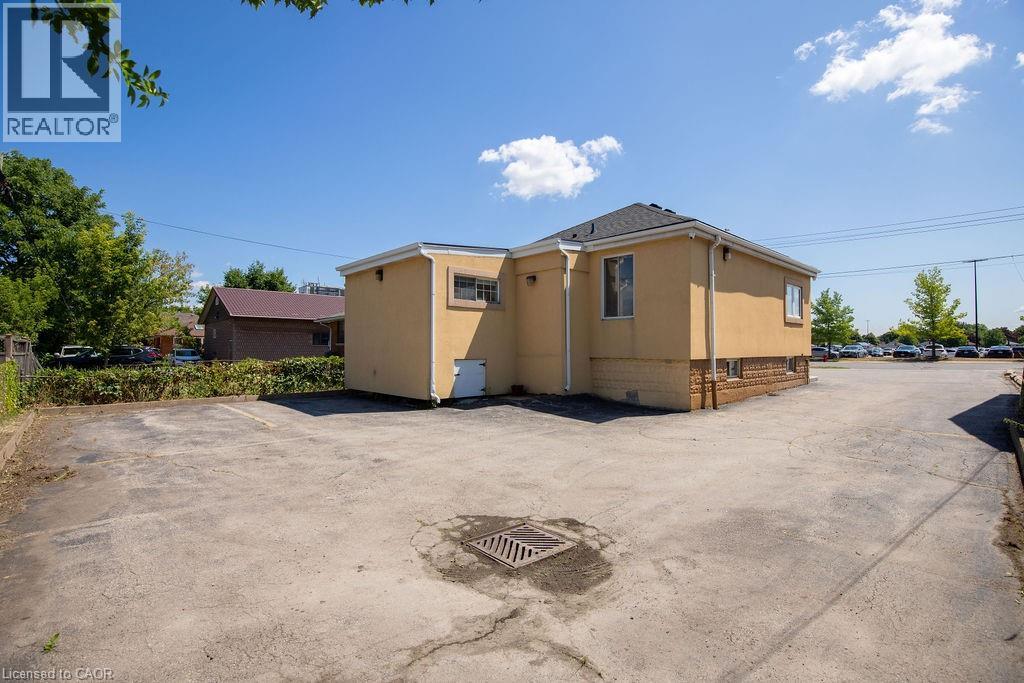 664 Upper James Street, Hamilton, Ontario  L9C 2Z3 - Photo 4 - 40817240