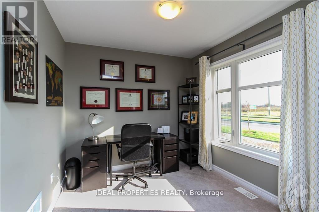 524 Silvertip Lane, Ottawa, Ontario  K2T 0H7 - Photo 4 - X12955546